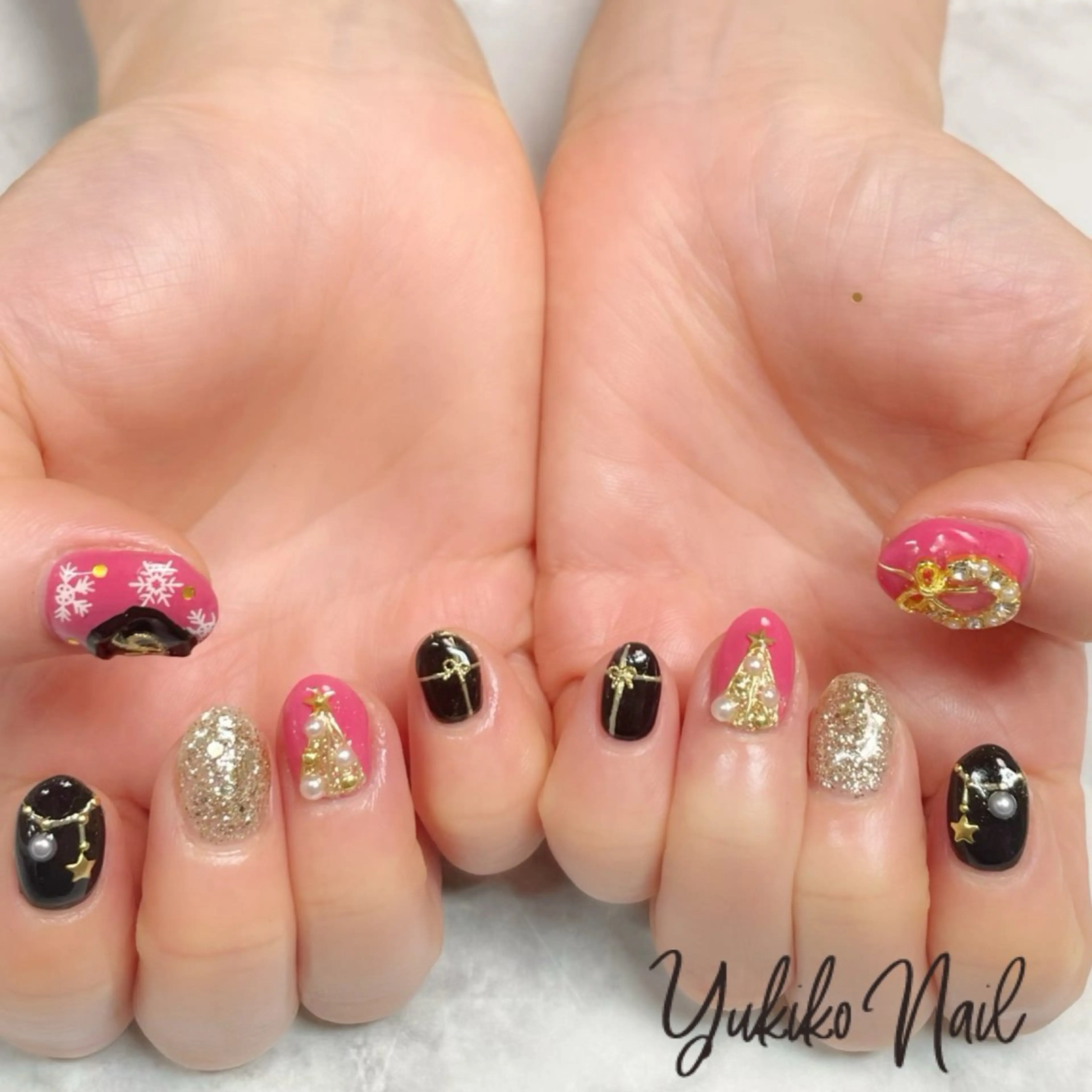 ネイル キラキラネイル ピンク 冬ネイル クリスマス ユキコ ネイルのネイルデザイン