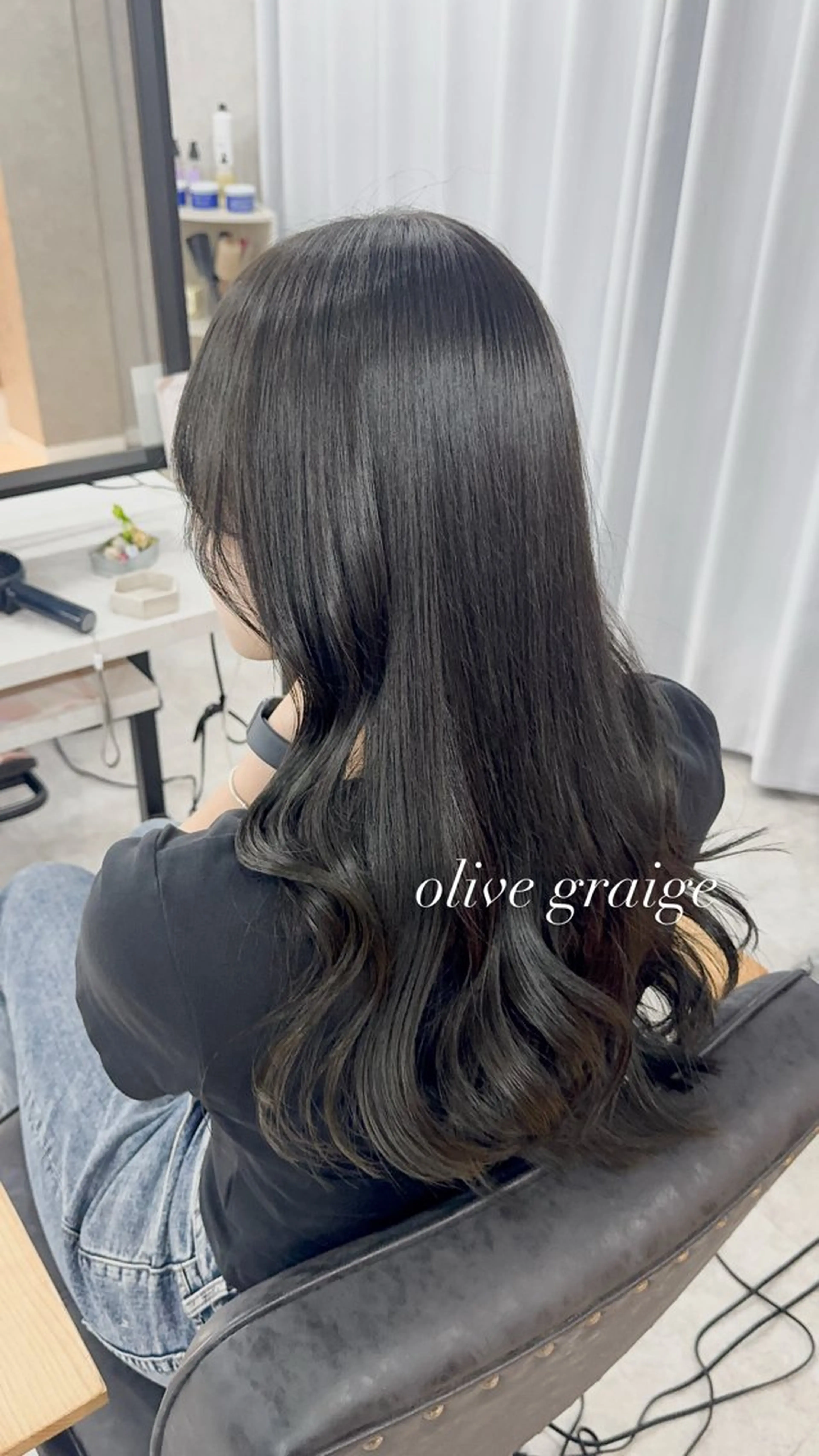 ロング カラー アッシュ アッシュブラウン ベージュカラー 黒髪 ブリーチ カット ヘアカラー トリートメント 赤み無し柔らかカラー 【梅田】madokaのヘアスタイル