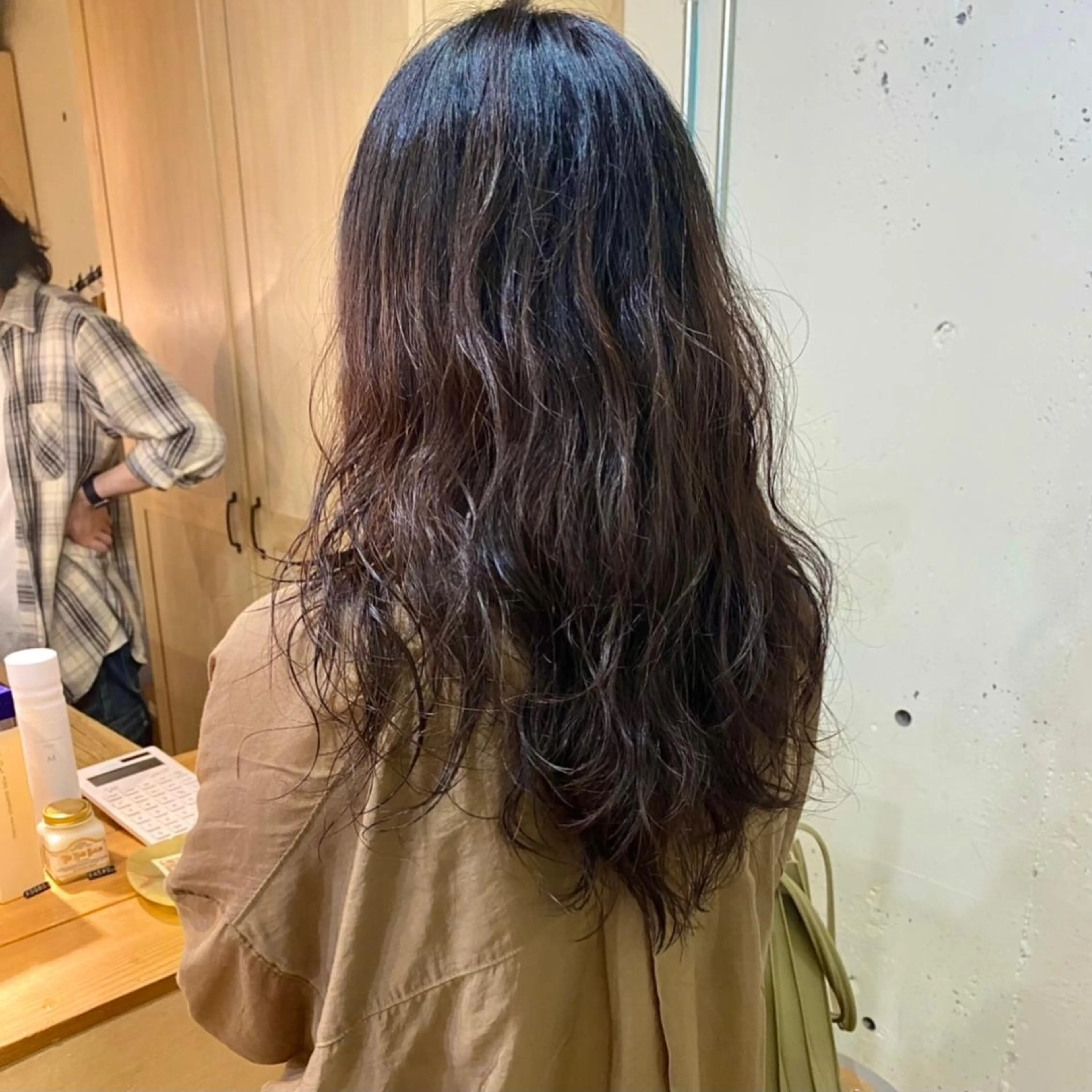 ロング パーマ ハイレイヤー レイヤーカット パーマ美容師 hanaのヘアスタイル