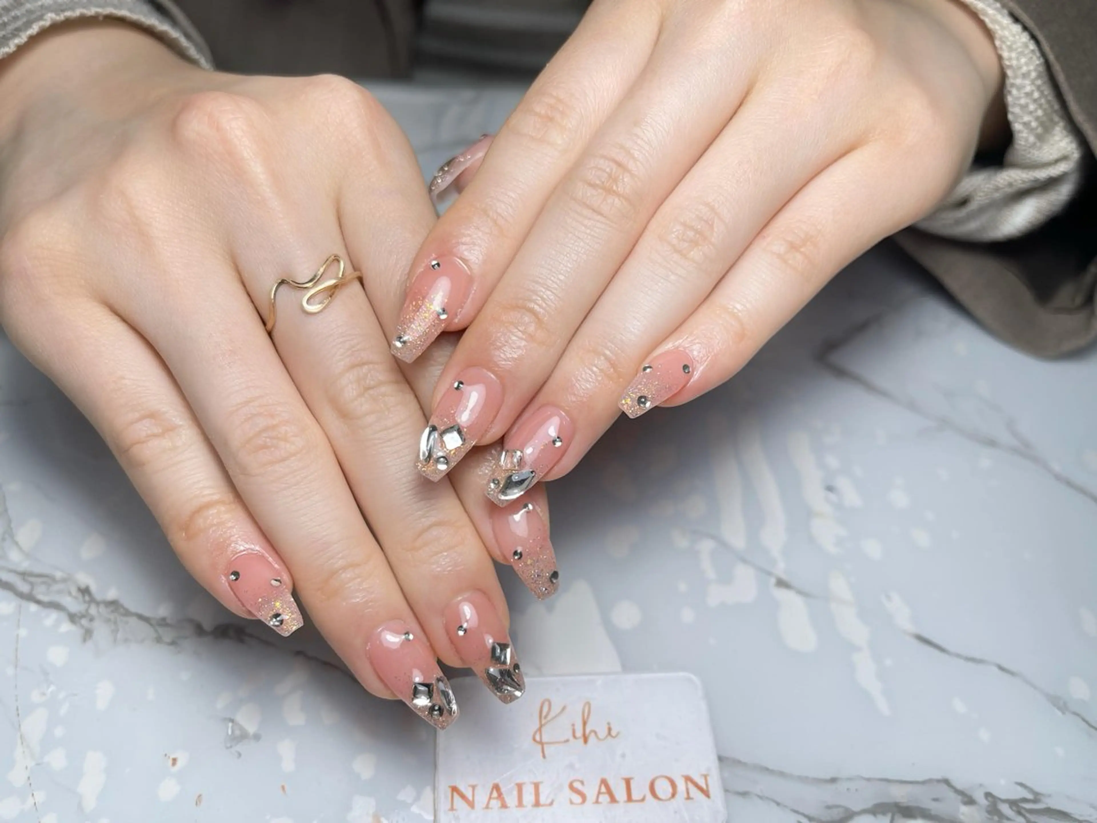 ネイル アートネイル フレンチネイル ジェルネイル グラデーション 韓国ネイル ハンドネイル 💕鈴木ユリ パラジェル/オフ無料のネイルデザイン