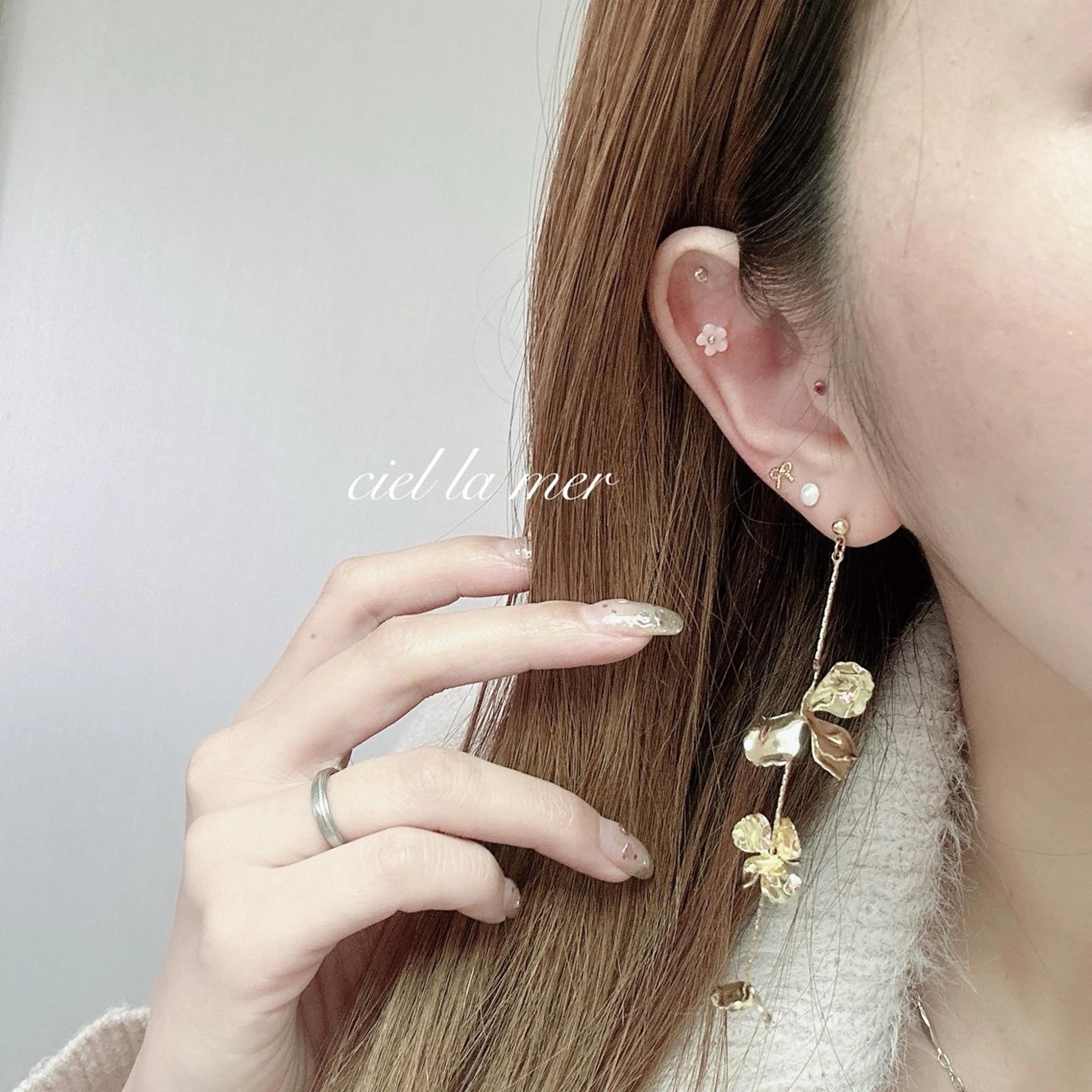 今話題の耳つぼジュエリー💎✨片耳7粒ずつのシンプルコース✨お好きなジュエリーをいくつかお選び頂きあとはおまかせ♡の写真