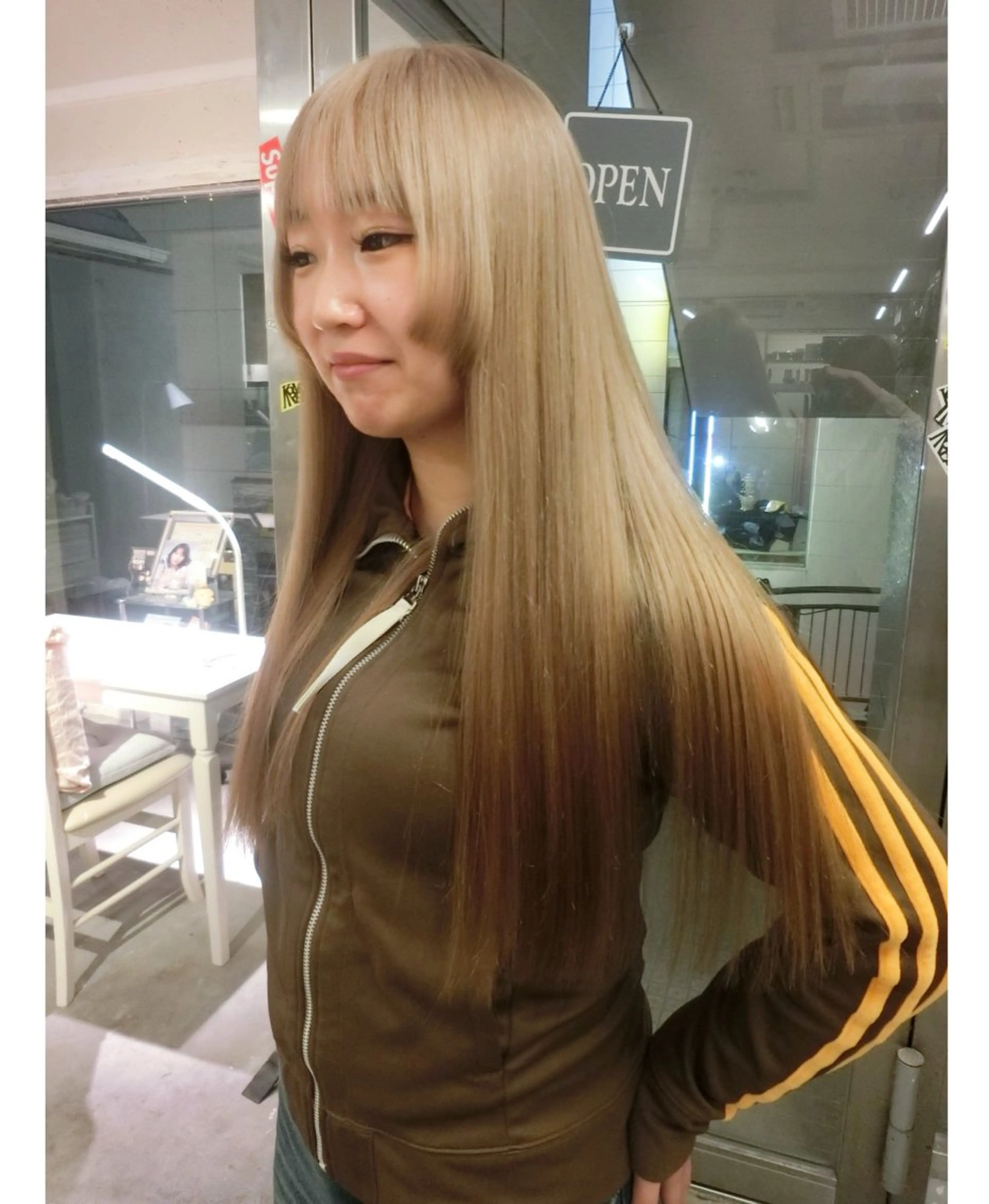 セミロング カラー ハッシュカット/ MAYAのヘアスタイル