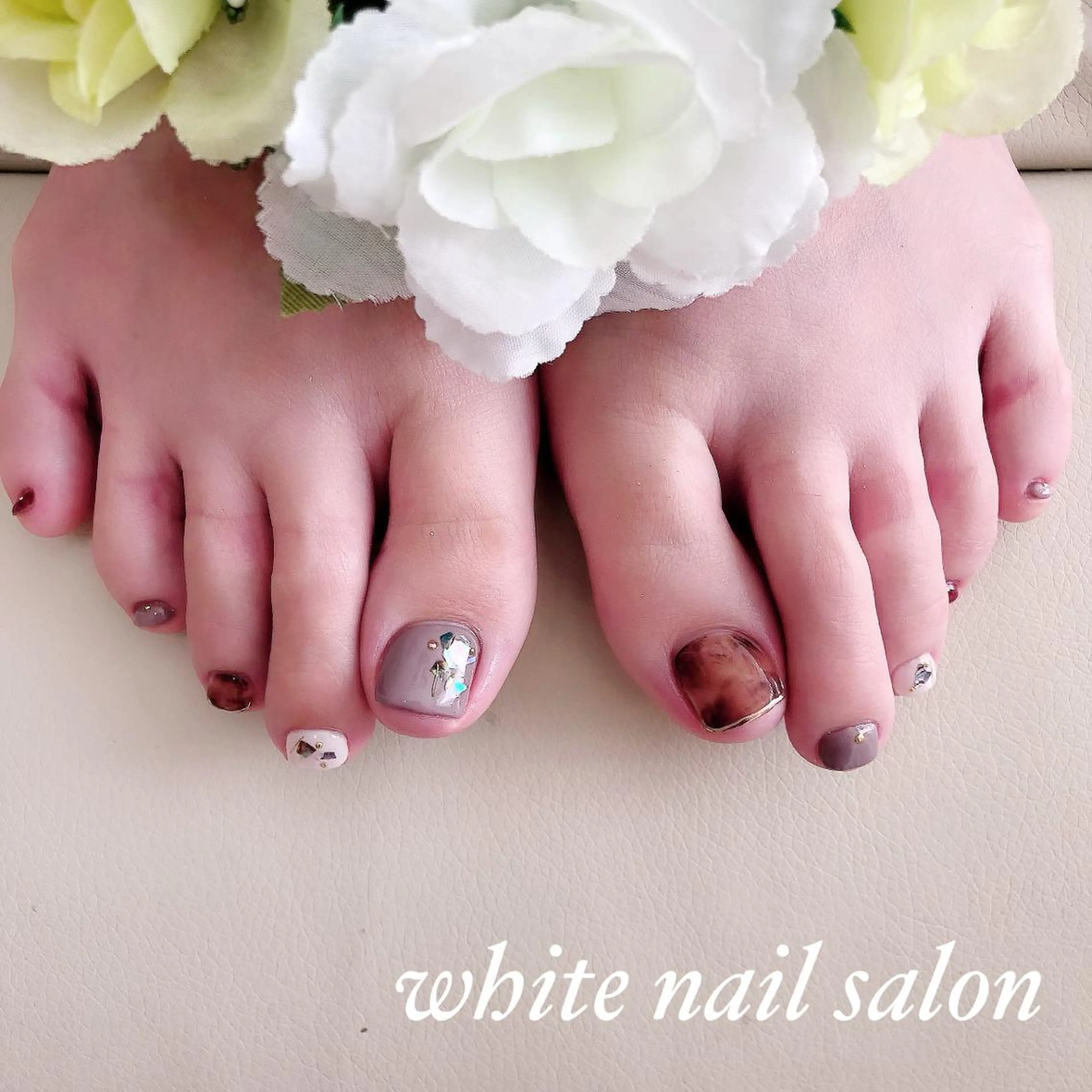 ネイル ジェルネイル ハードジェル 持ち込み ソフトジェル ハンドネイル white nail salonのネイルデザイン