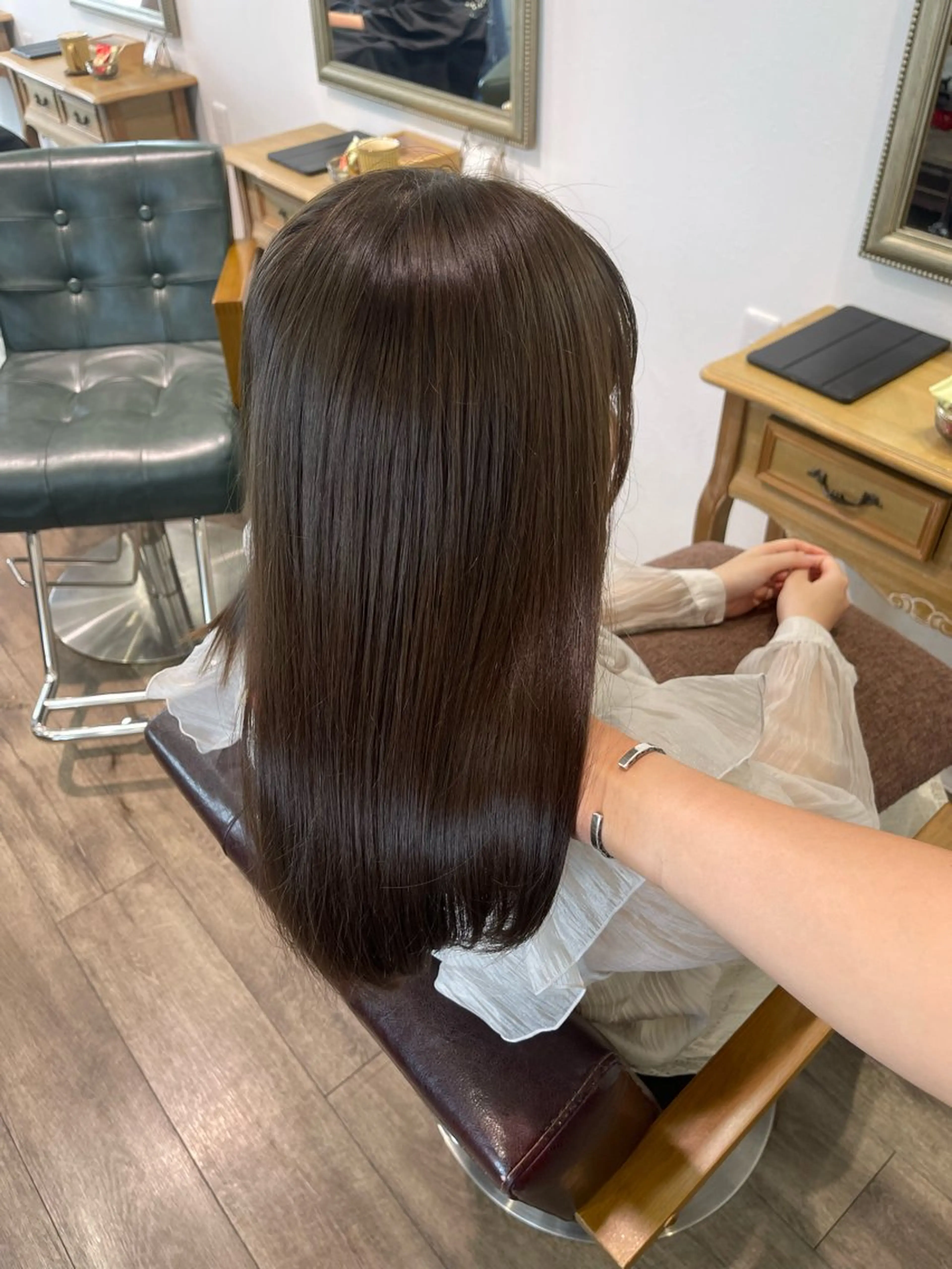 ロング カラー ヘアカラー トリートメント Felice Erikaのヘアスタイル