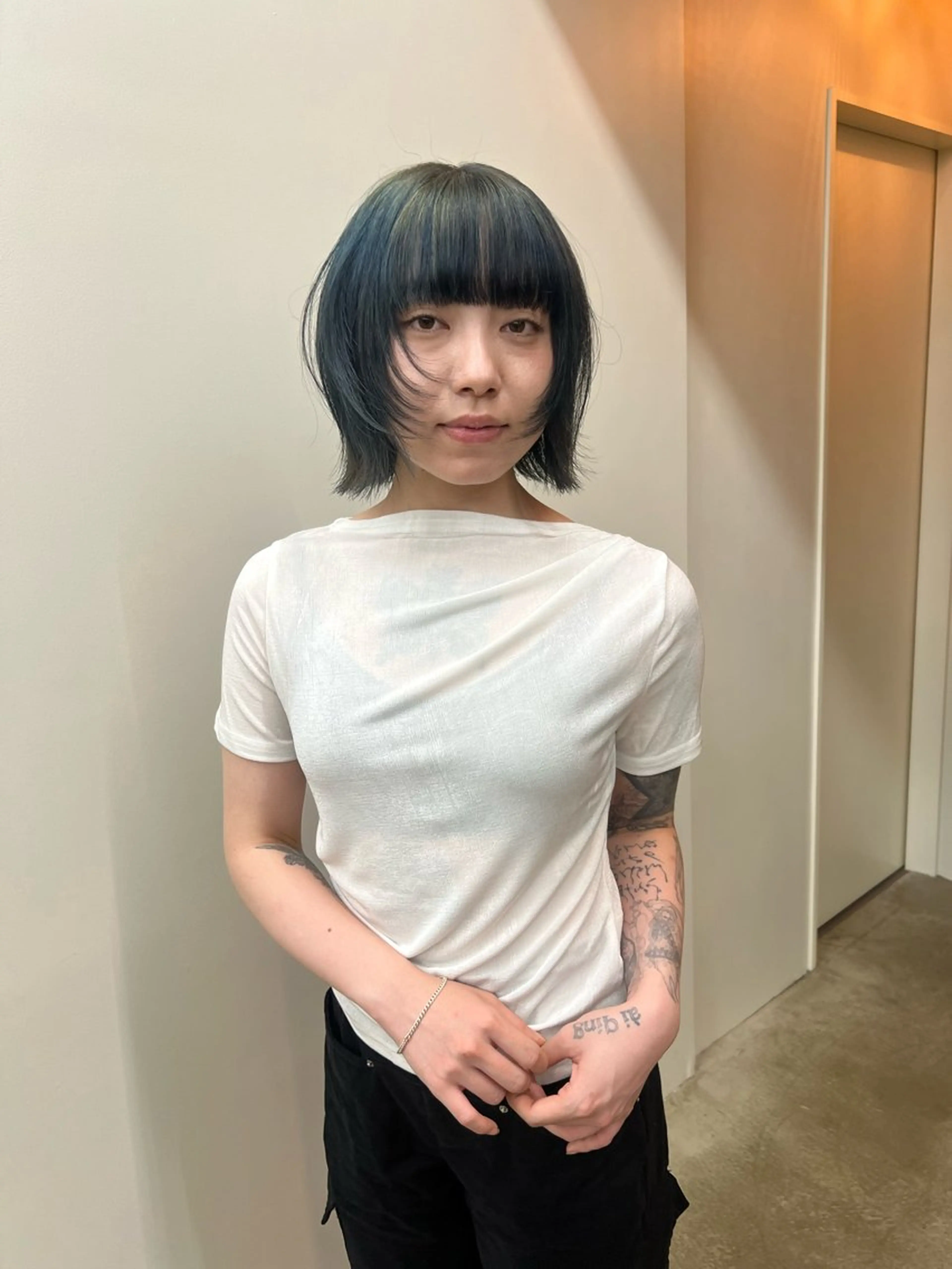 ミディアム カラー カット ヘアカラー ハイトーンカラー/ さらさのヘアスタイル