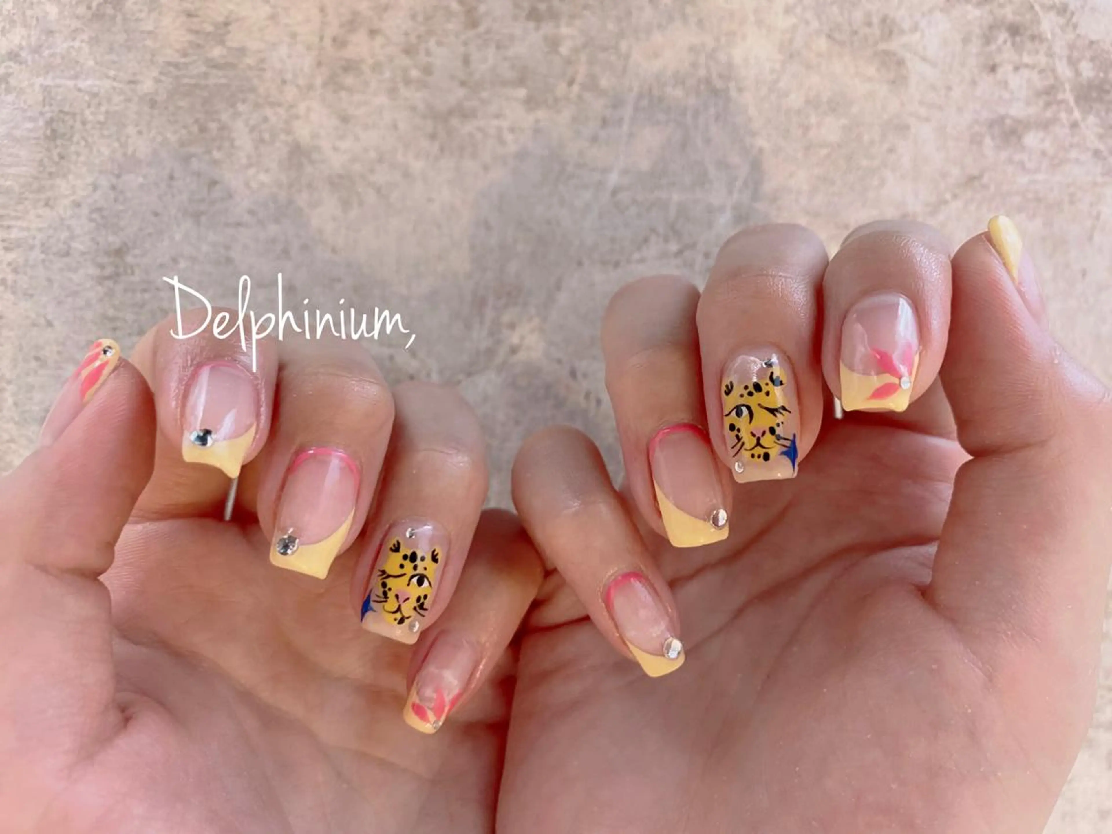 ネイル 持ち込み ハンドネイル 岡本 友恵のネイルデザイン