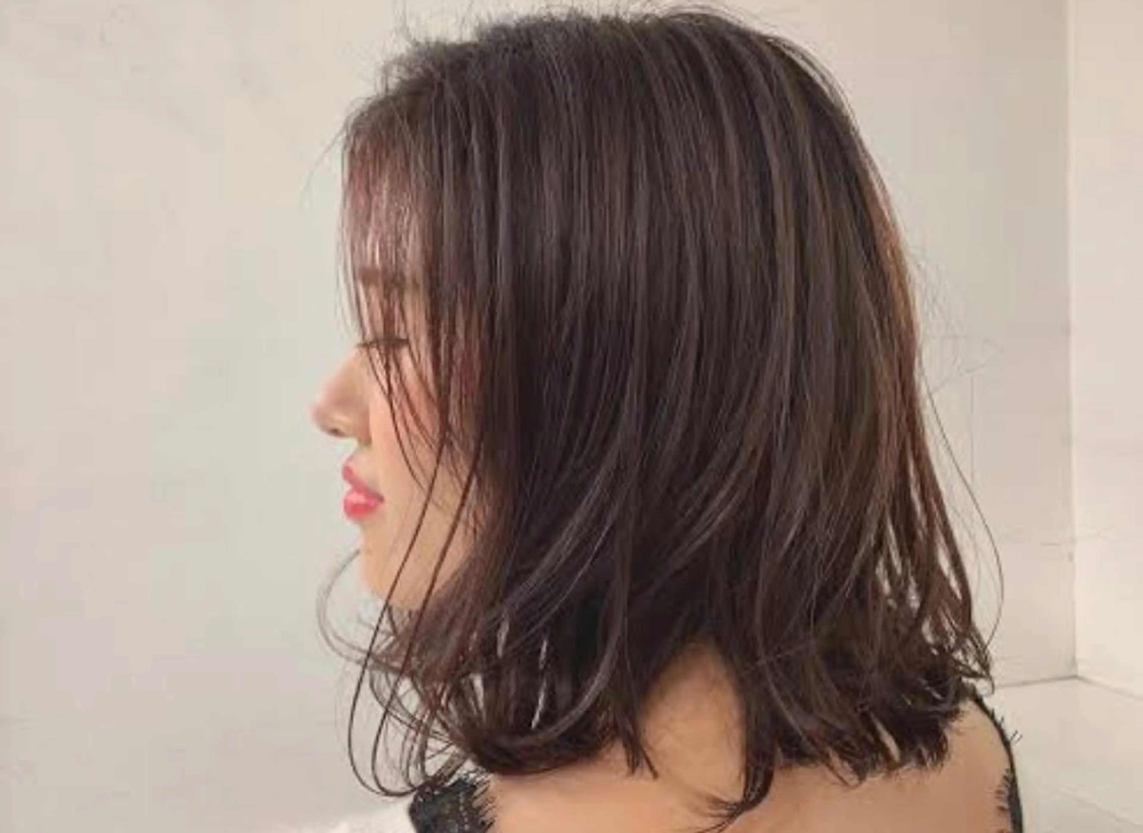 セミロング カラー 透明感ブラウンカラー 🫧レイヤー🩰好実のヘアスタイル