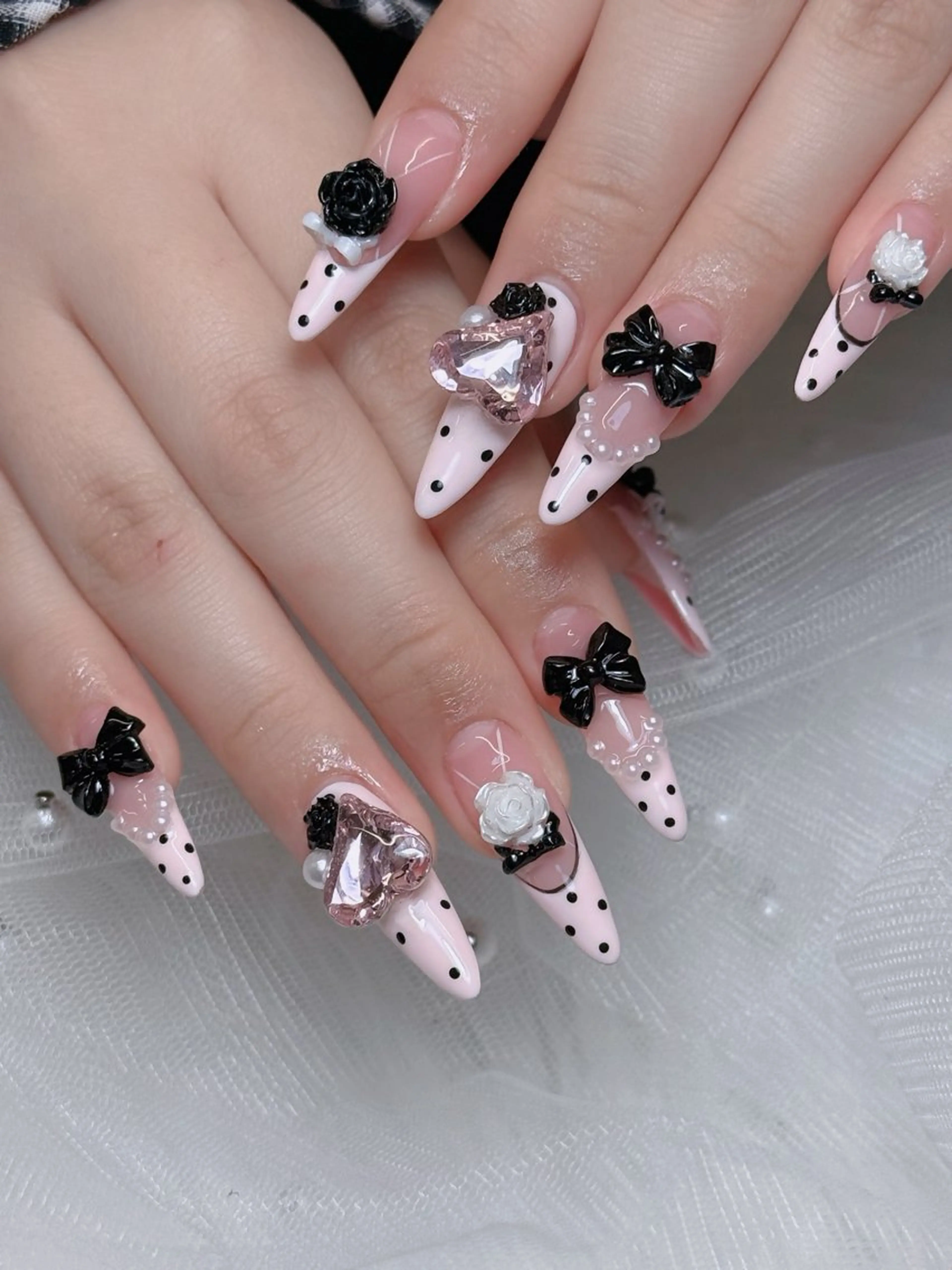 ネイル オーロラネイル チークネイル フットネイル フレンチネイル 韓国ネイル ハンドネイル Lumi Nailのネイルデザイン