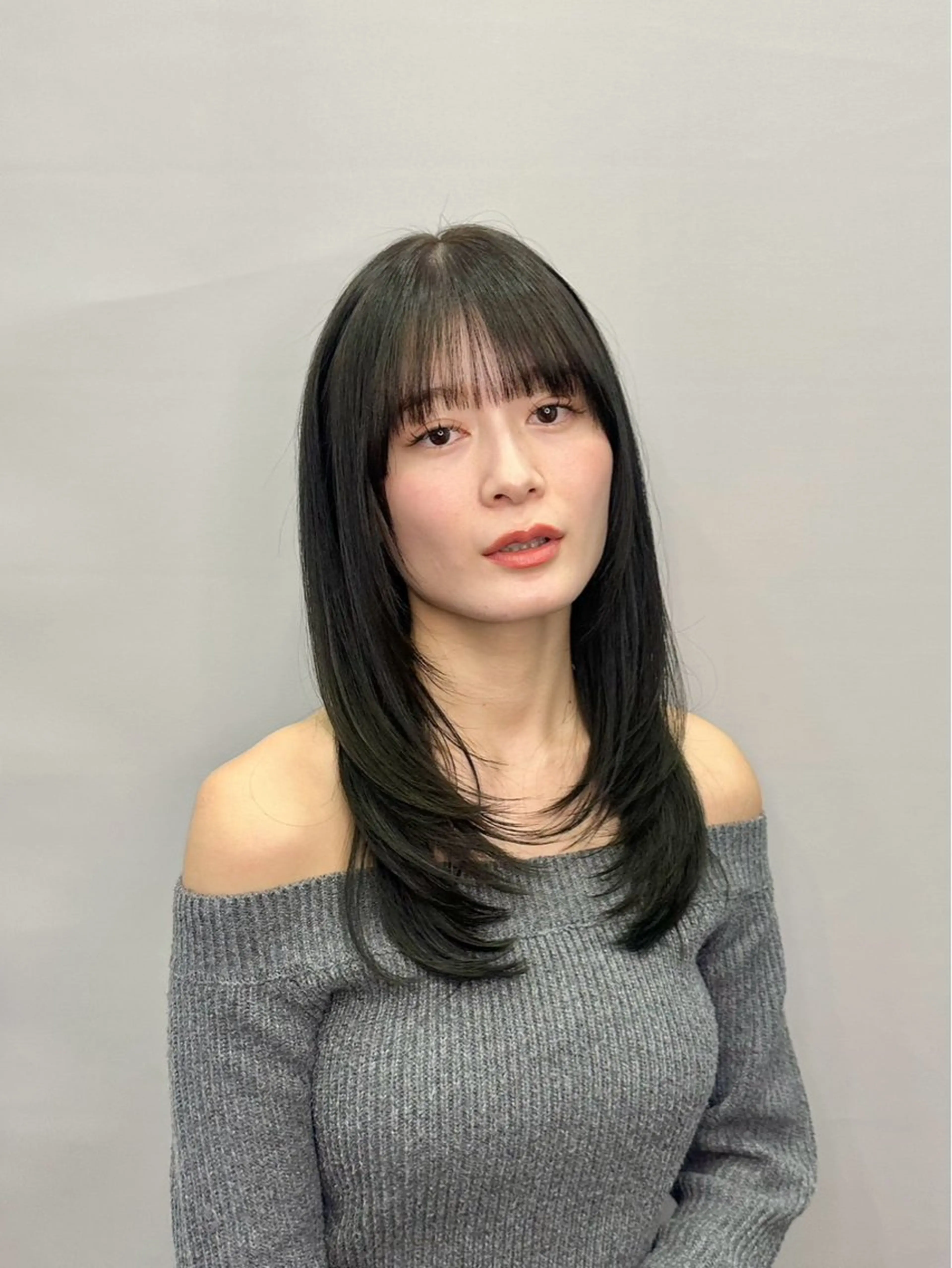 ロング カラー 透明感カラー オリーブカラー レイヤーカット ✨艶カラー✨髪質改善 manaのヘアスタイル