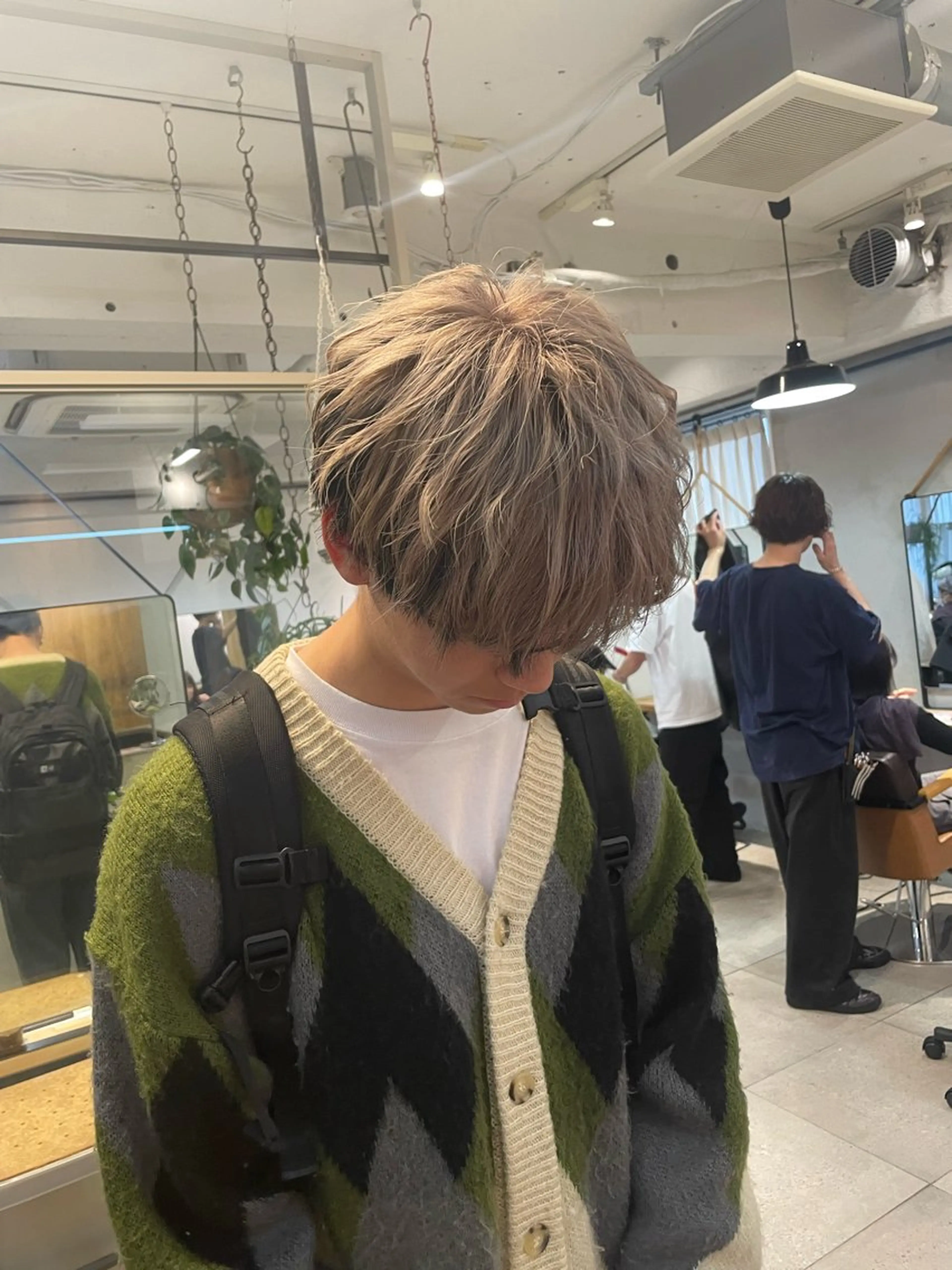 カラー メンズ ミルクティー× グレージュMOMOのヘアスタイル