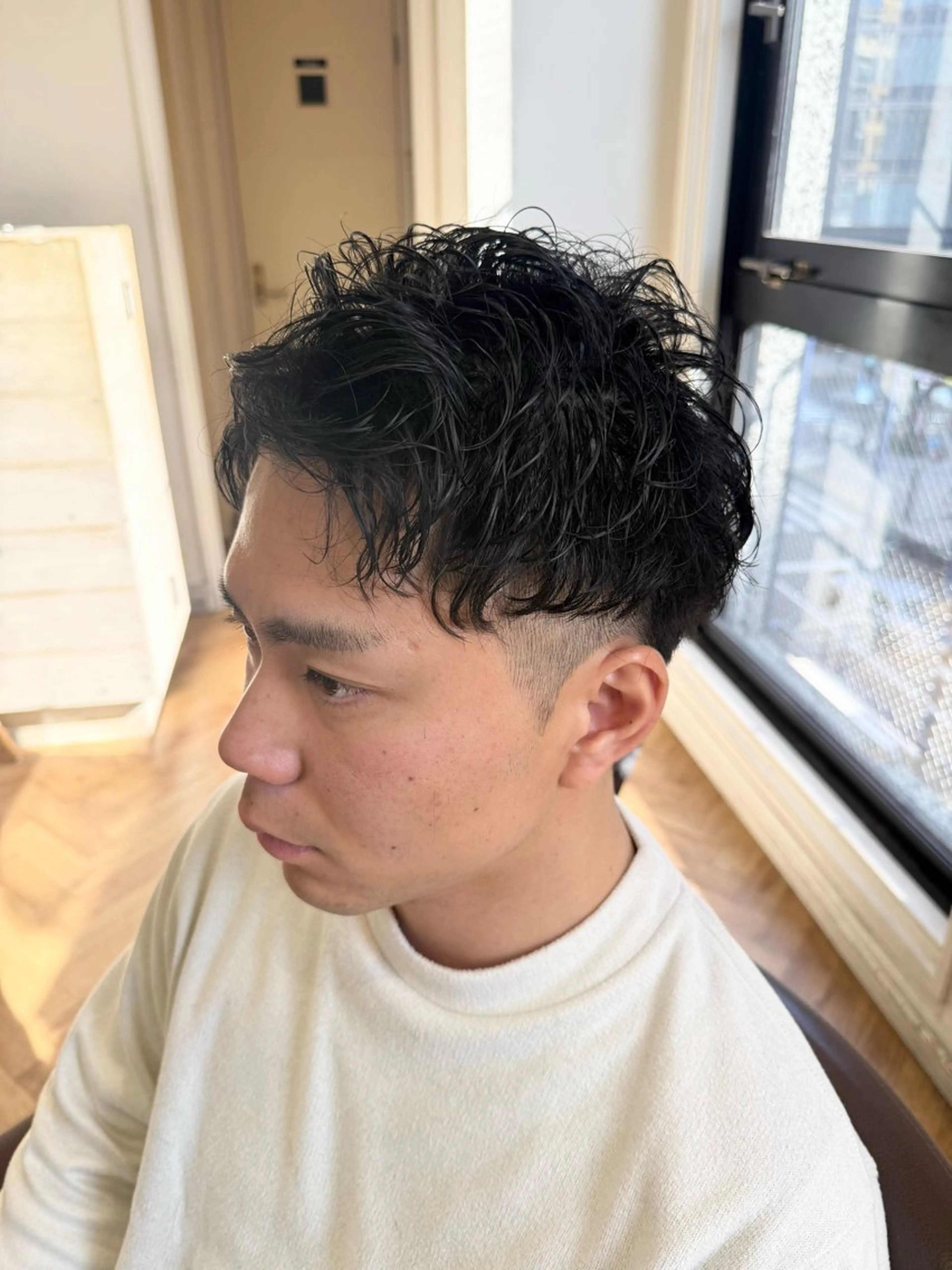 ショート パーマ メンズ 溝口 槙里也のヘアスタイル
