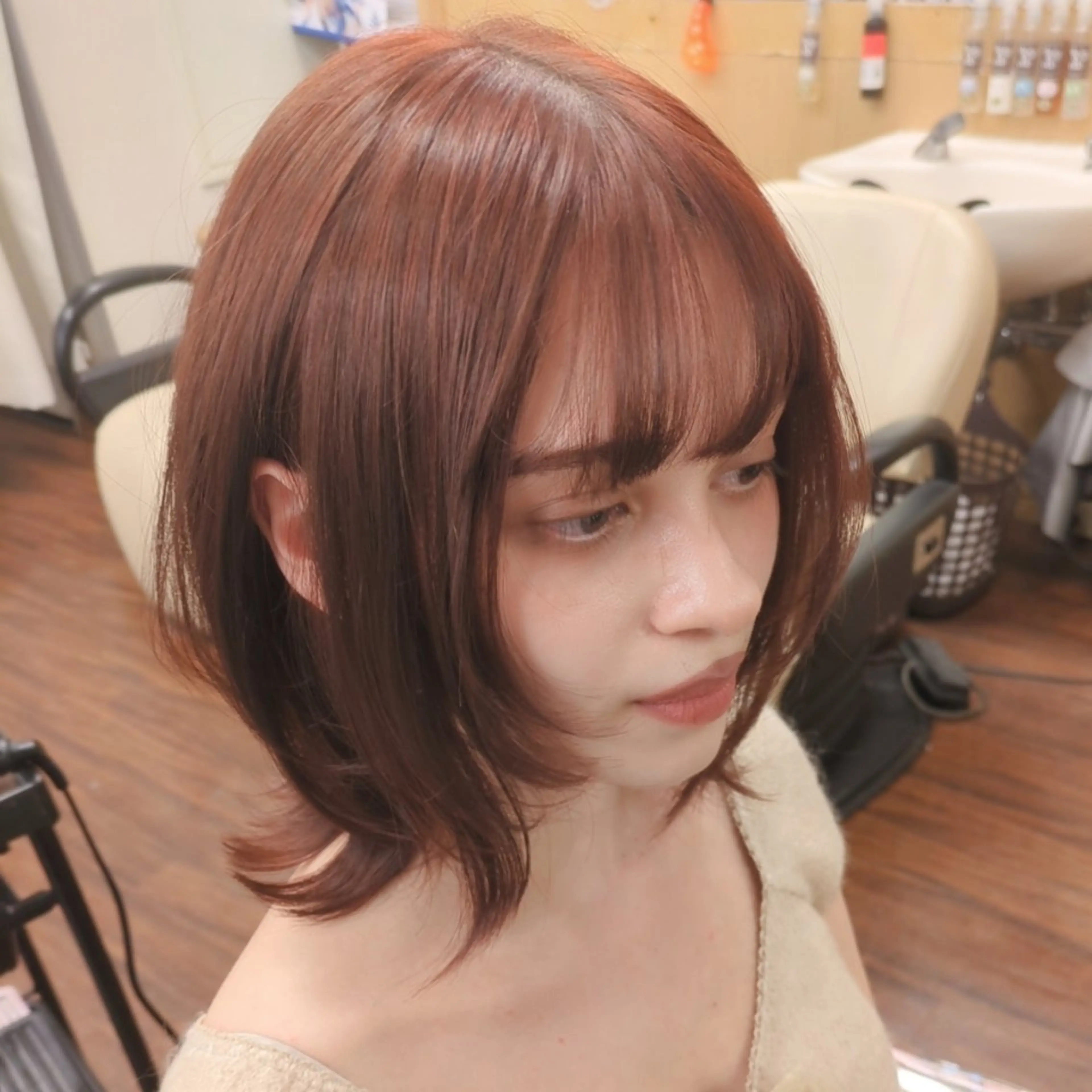 ミディアム カラー ミディアムレイヤー レイヤーカット fuwat所属・秋葉原でカラーする なら🐉ちぇーたんのヘアスタイル