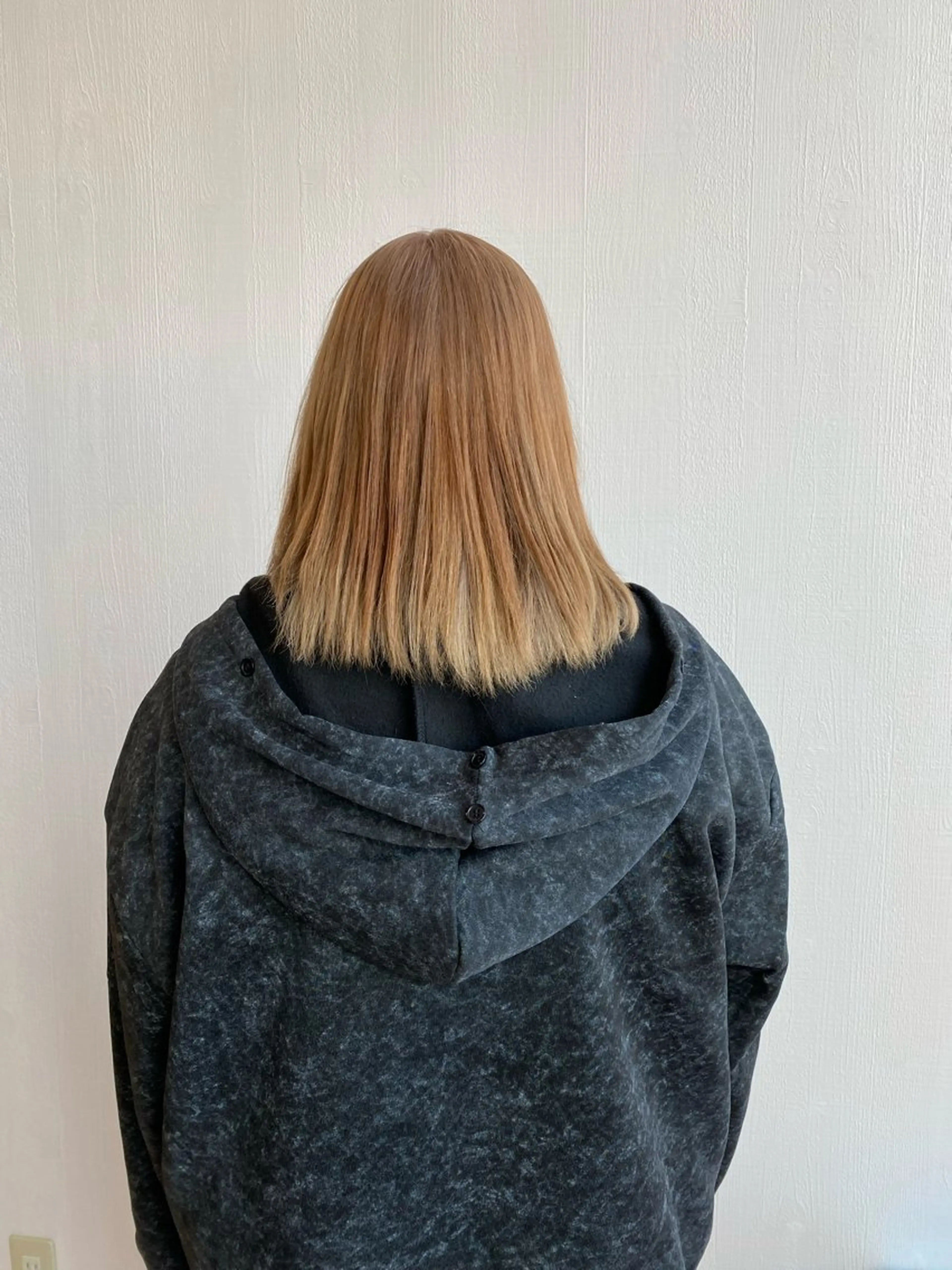 ショート ヘアカラー 佐藤 森夏のヘアスタイル