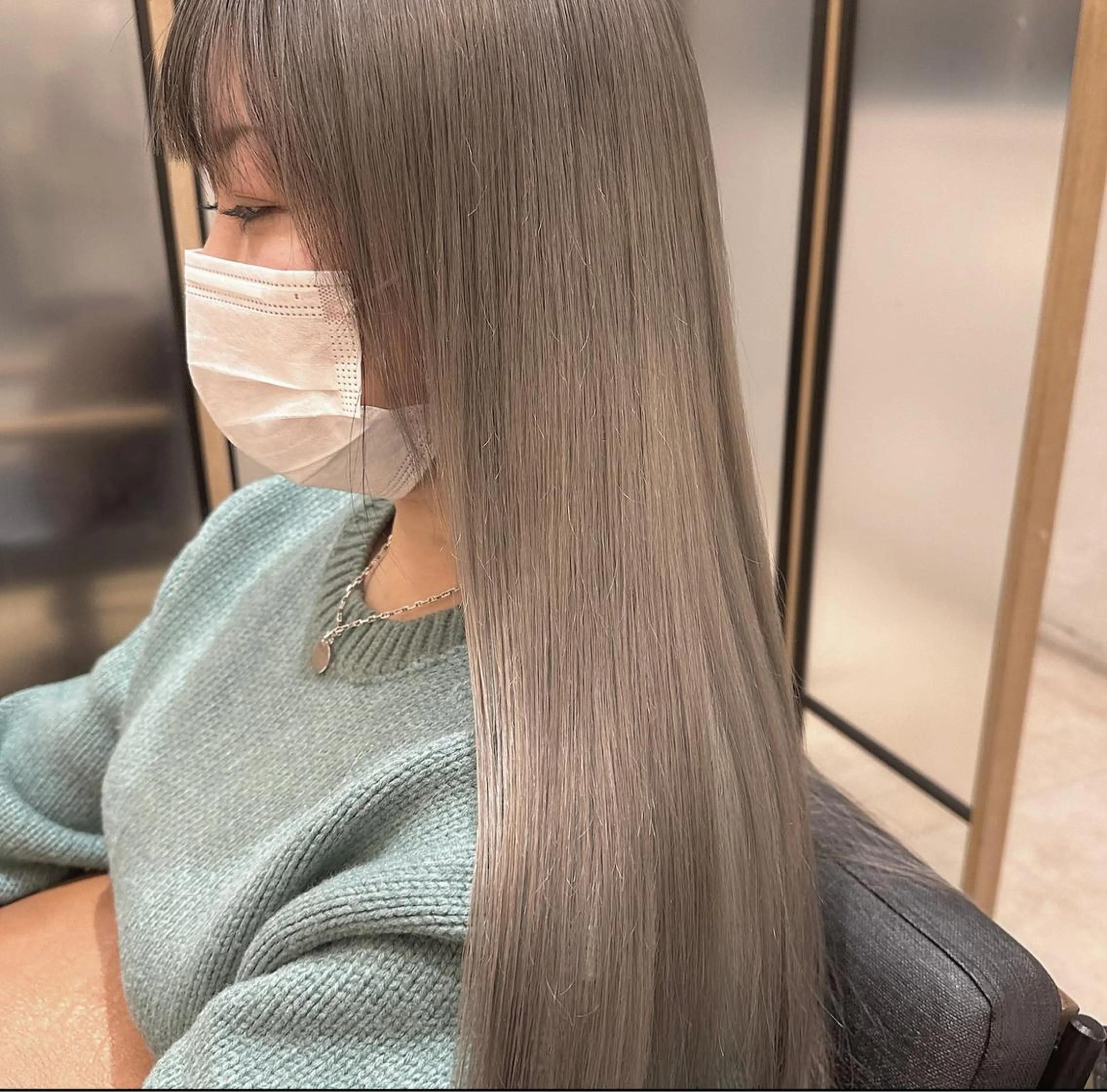 ロング カラー ブリーチ ケアブリーチ シルバー ヘアカラー トリートメント Nao 【EIGHT札幌】のヘアスタイル