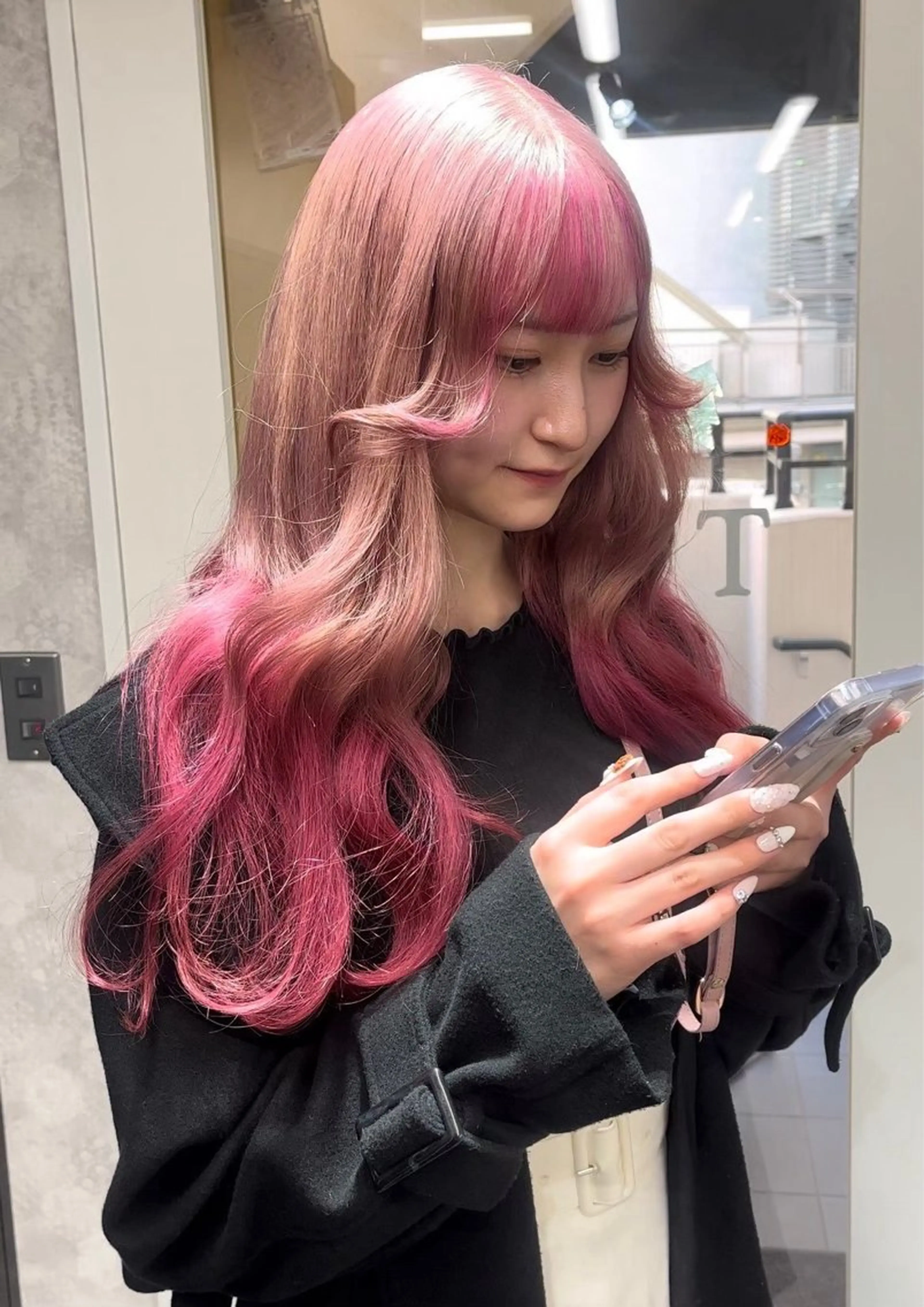 【🦄1色に飽きた方必見‼️デザインカラー🦄】🎀ブリーチ➕推しカラー２色➕トリートメント🎀(メンズ歓迎)の写真