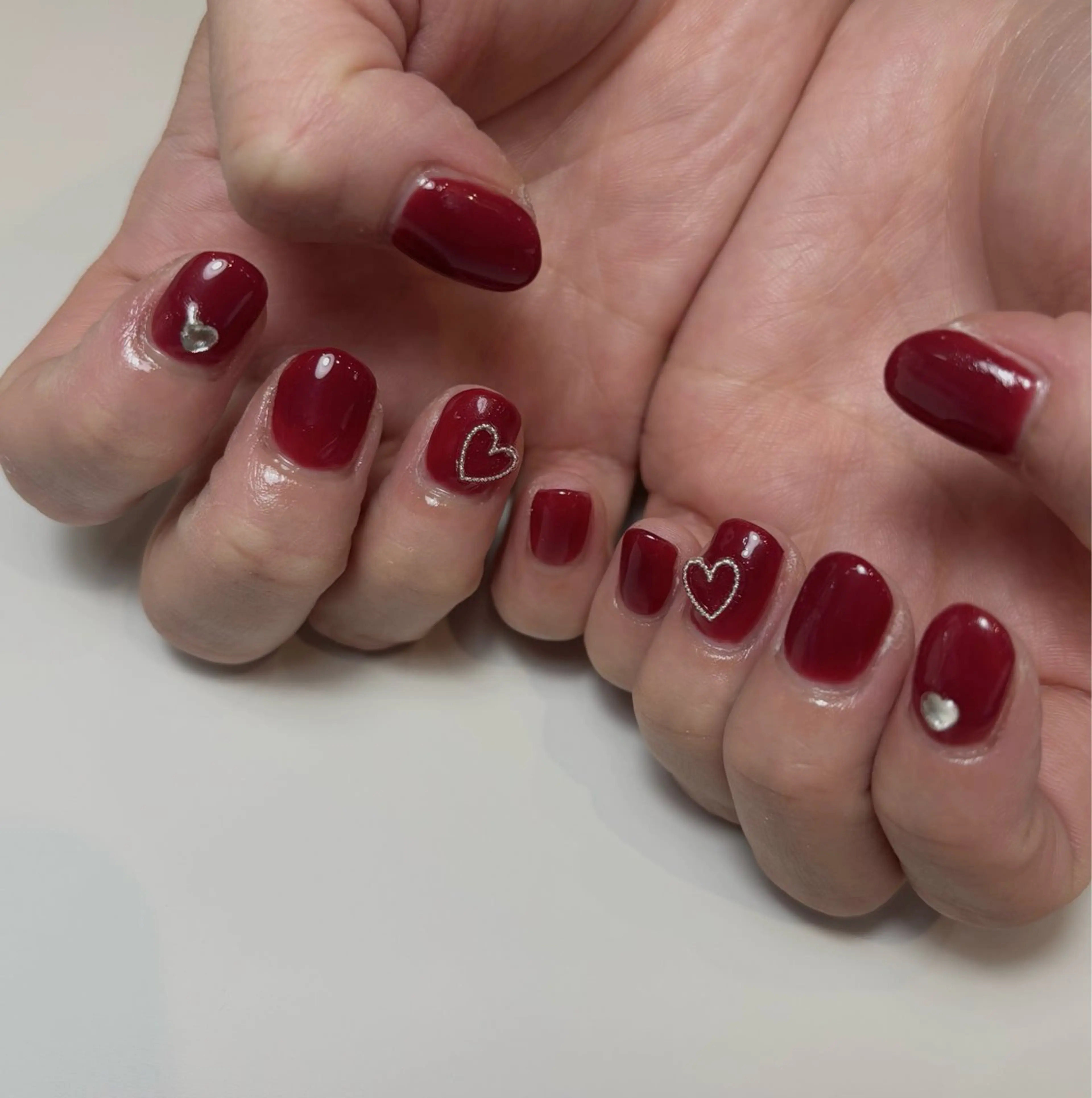 ネイル ハート 赤色 WHITE NAIL甲府昭和店所属・WHITE NAILのネイルデザイン