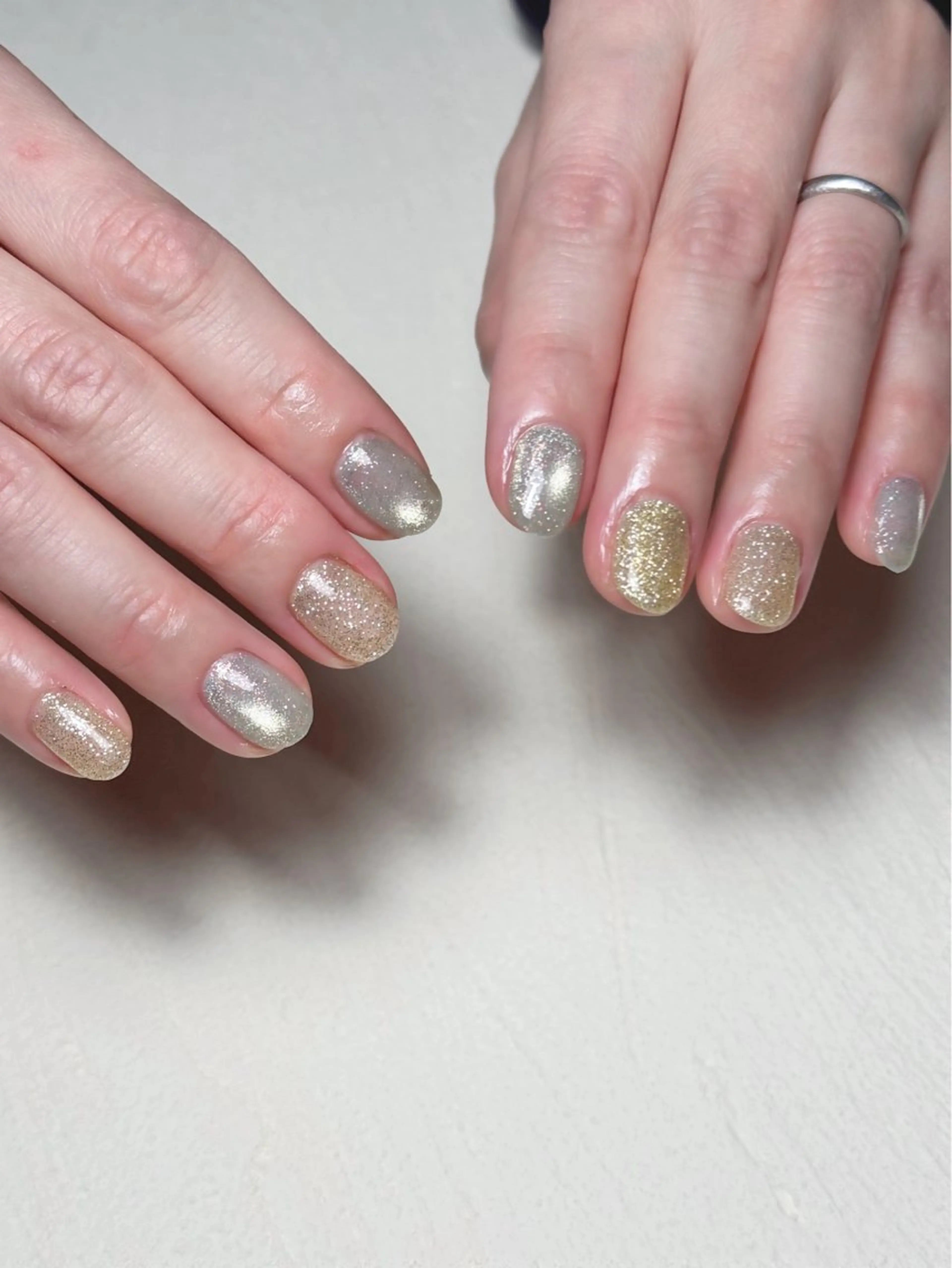 ネイル ハンドネイル Tiny Glowのネイルデザイン