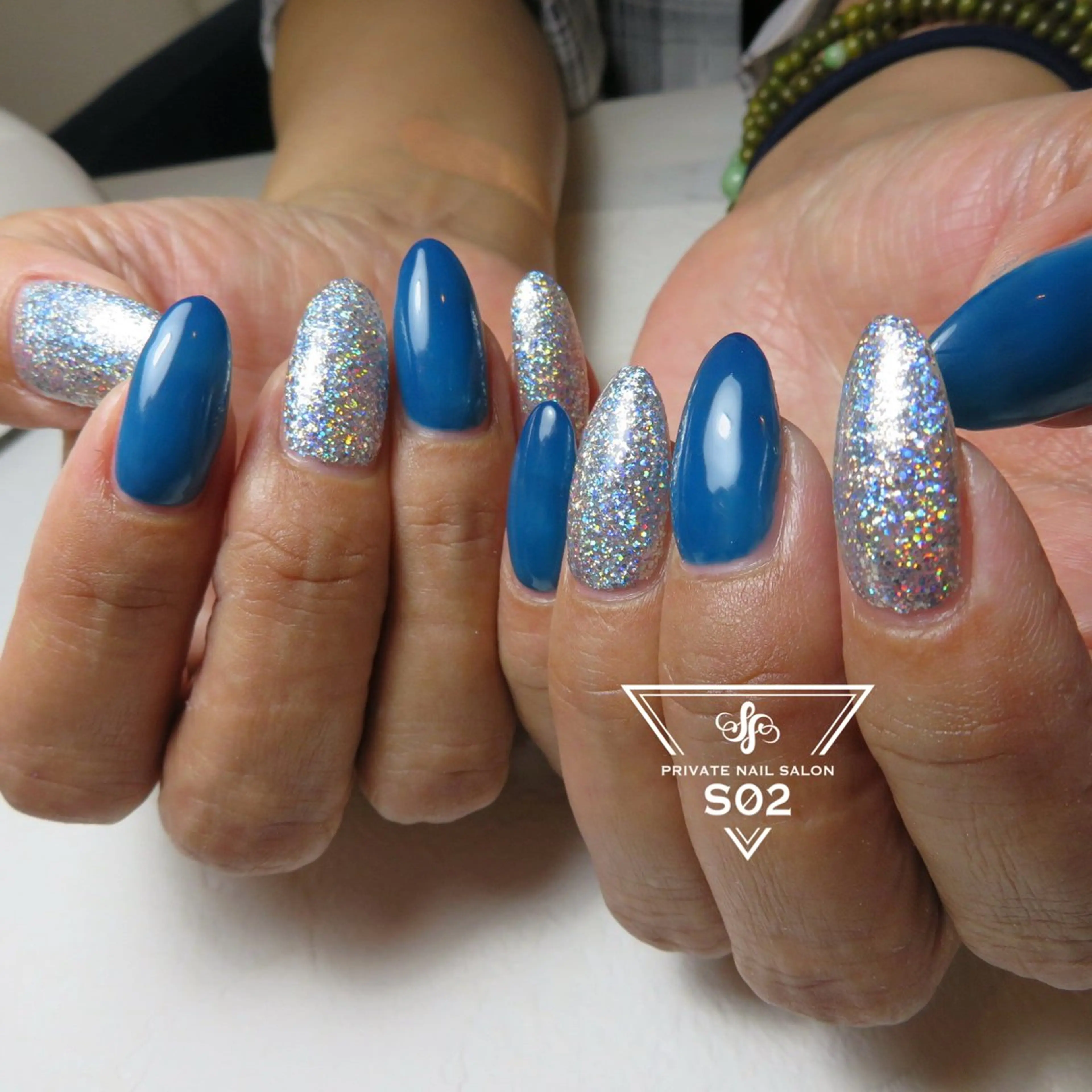 ネイル ブルー ミラーネイル 持ち込み S02 𝙲𝚑𝚒𝚎のネイルデザイン