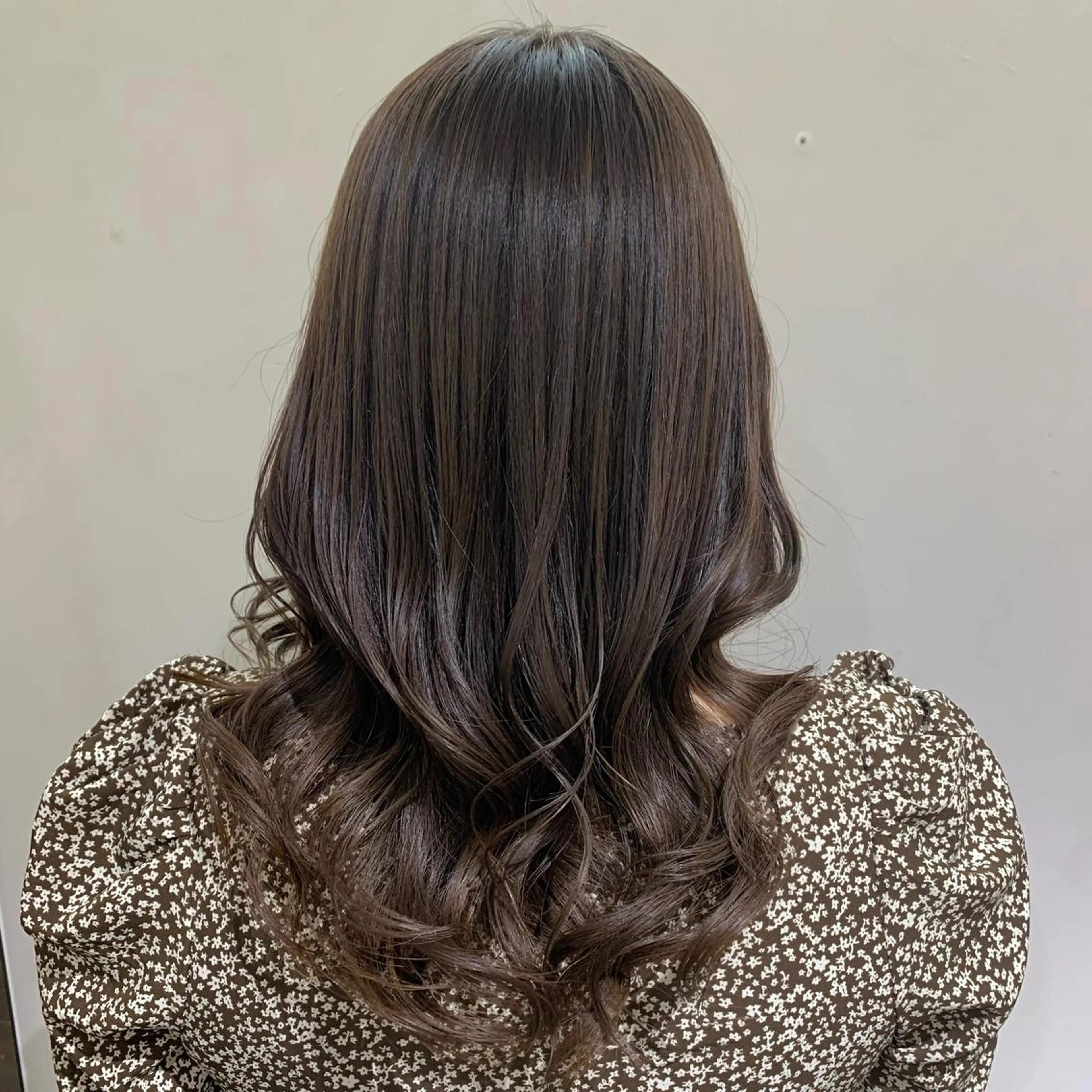 セミロング カラー GO TODAY シェアサロン 銀座Arc店所属・デジタルパーマ🫧 韓国風ヘア🫧サクラのヘアスタイル