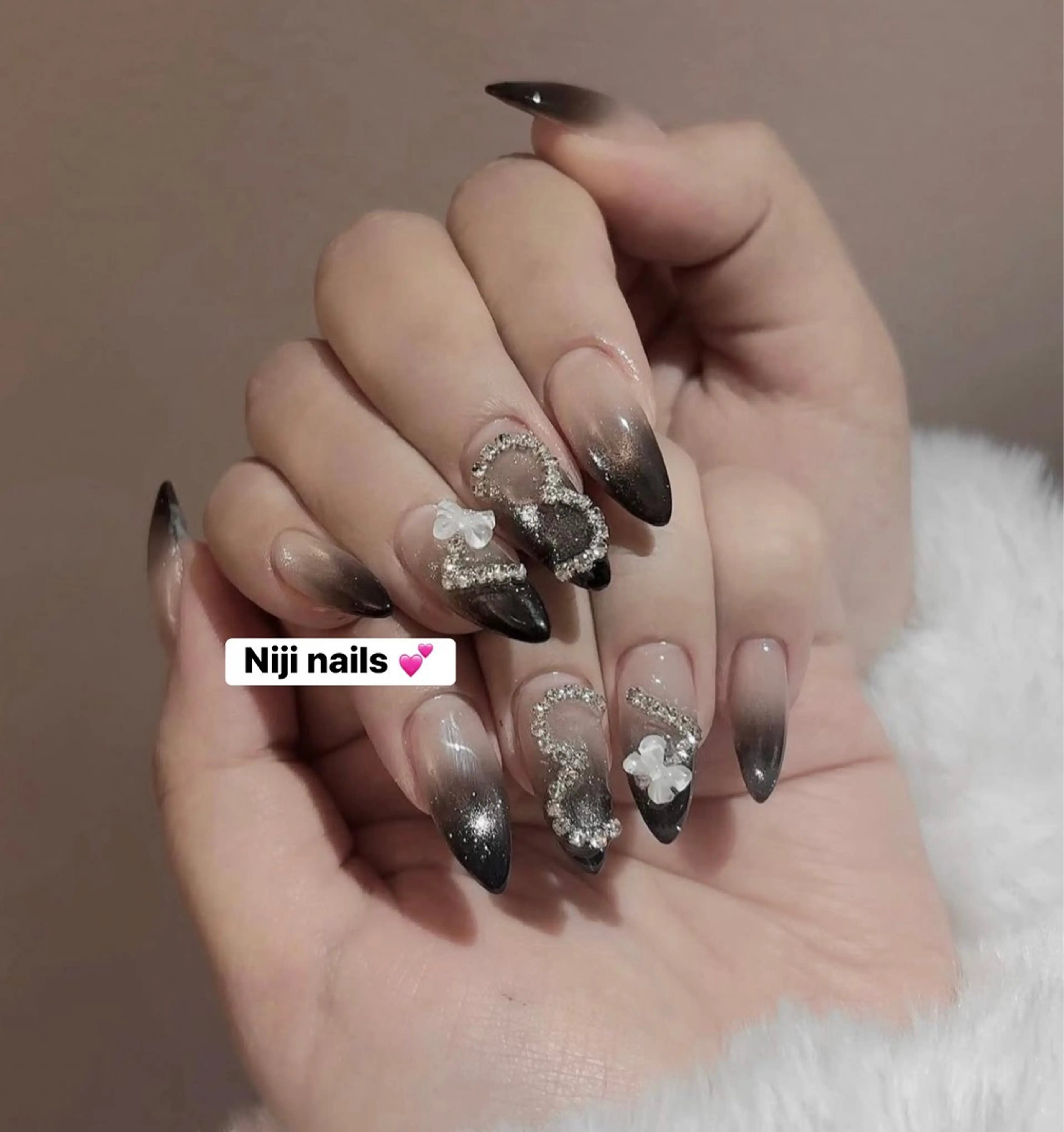 ネイル フレンチネイル ジェルネイル マグネットネイル 持ち込み ニュアンスネイル ハンドネイル NiJi Nailsのネイルデザイン