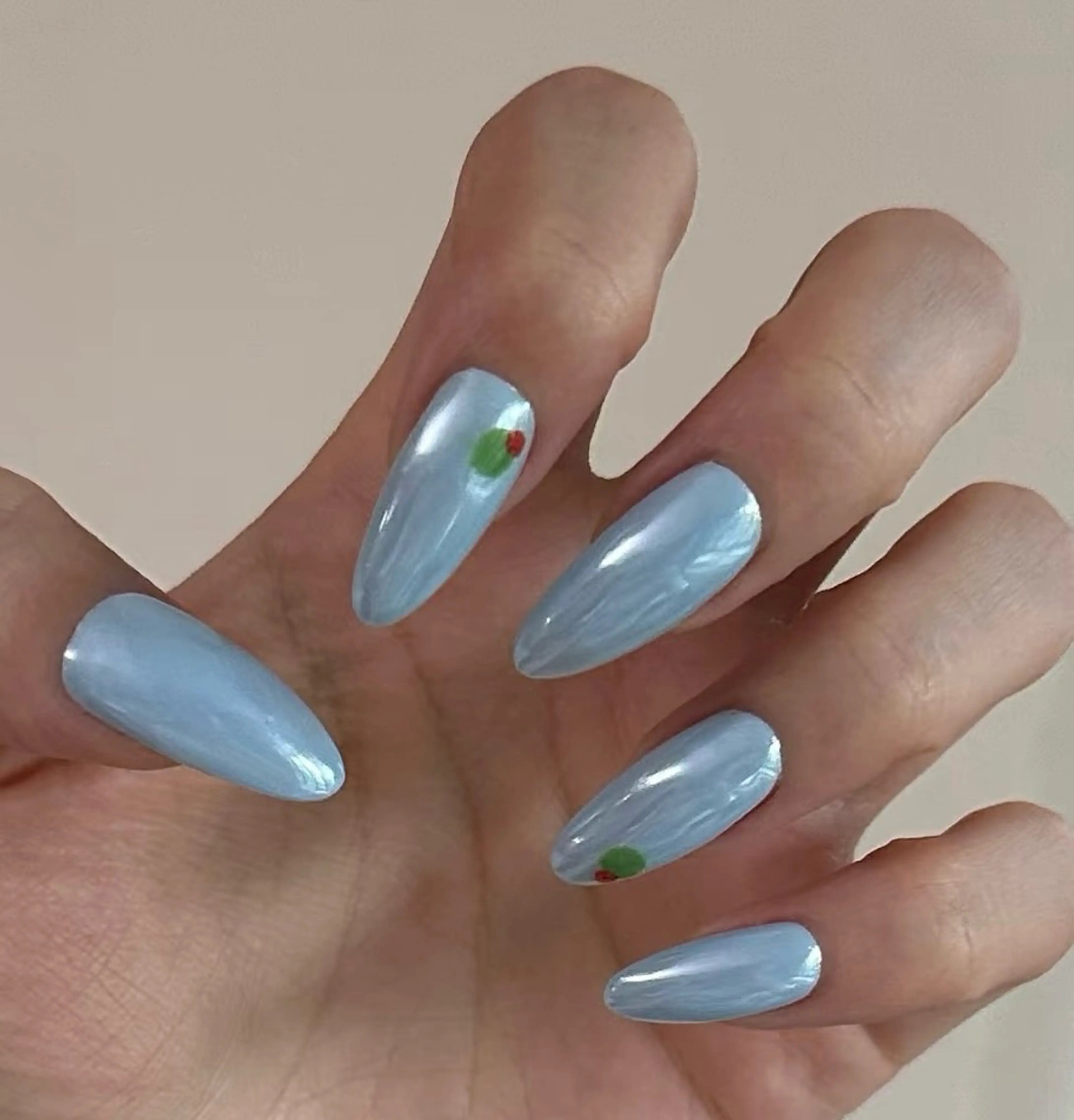 ネイル 高木 維麗絲のネイルデザイン