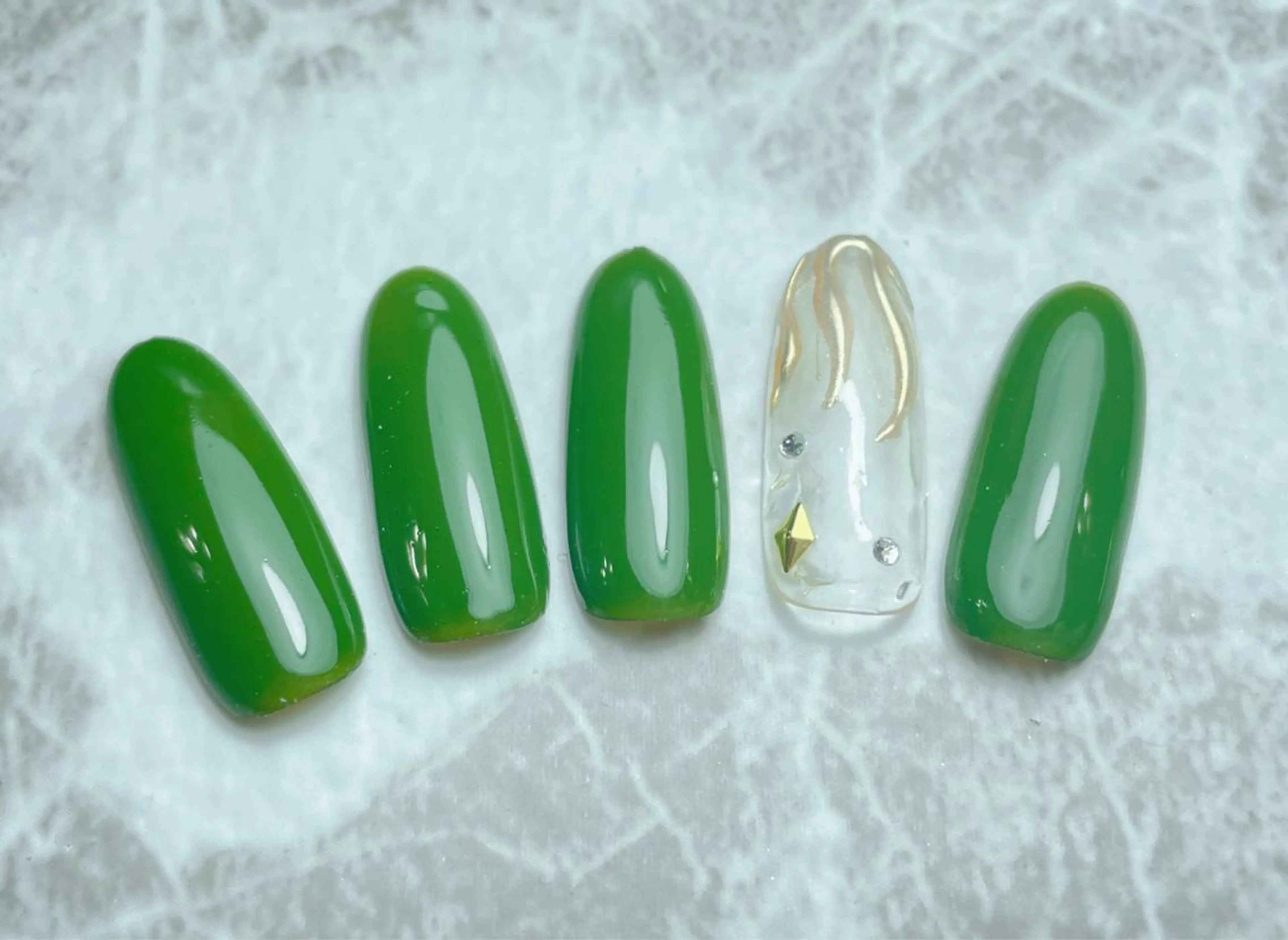 ネイル ハンドネイル マジックミラー所属・マジック ミラーのネイルデザイン