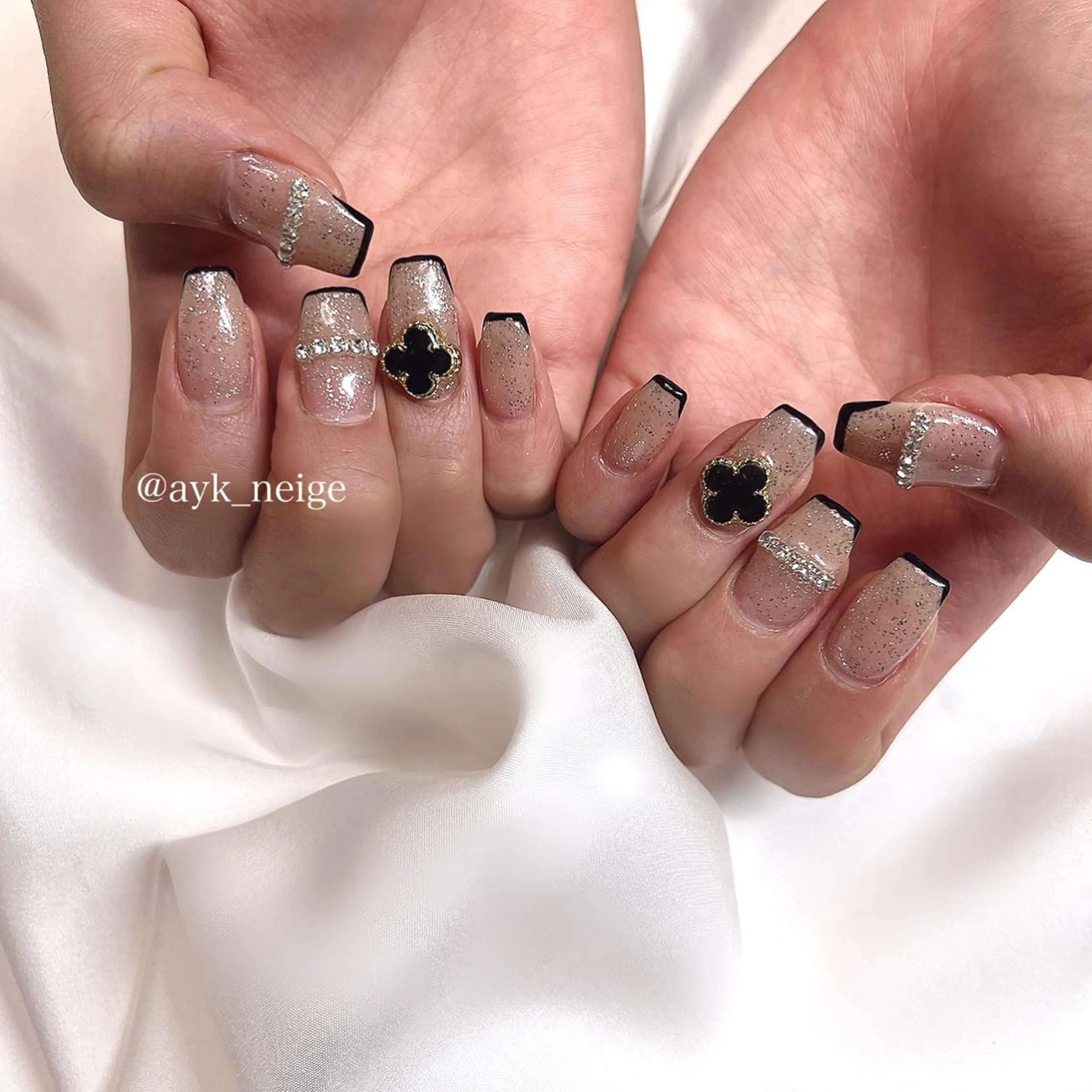 ネイル フットネイル グラデーション キラキラネイル 韓国ネイル マグネットネイル n'eige nail所属・大谷 綾香のネイルデザイン