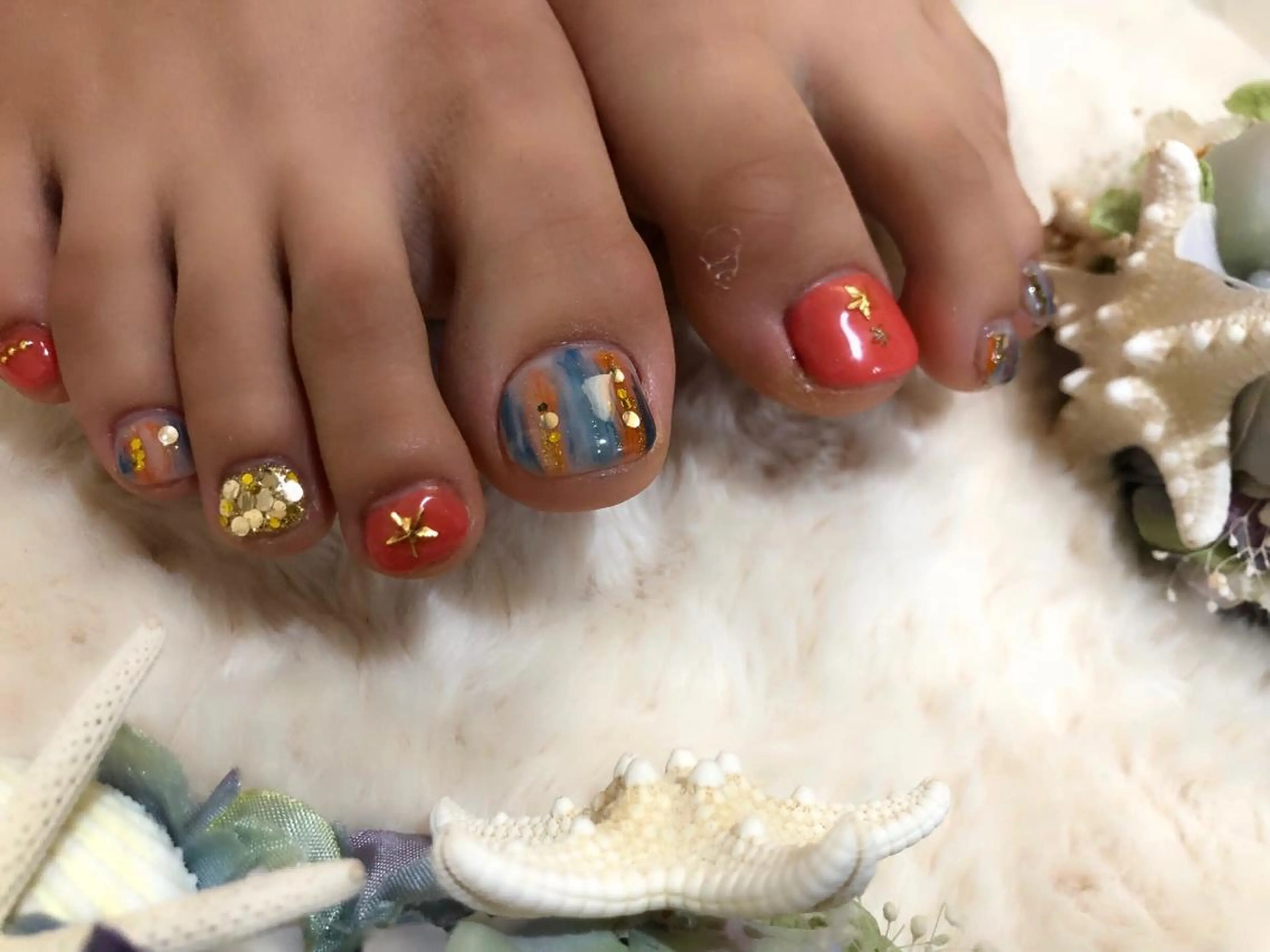 ネイル ブルー フットネイル 持ち込み オレンジ フットネイル YAS 青柳 安代のネイルデザイン