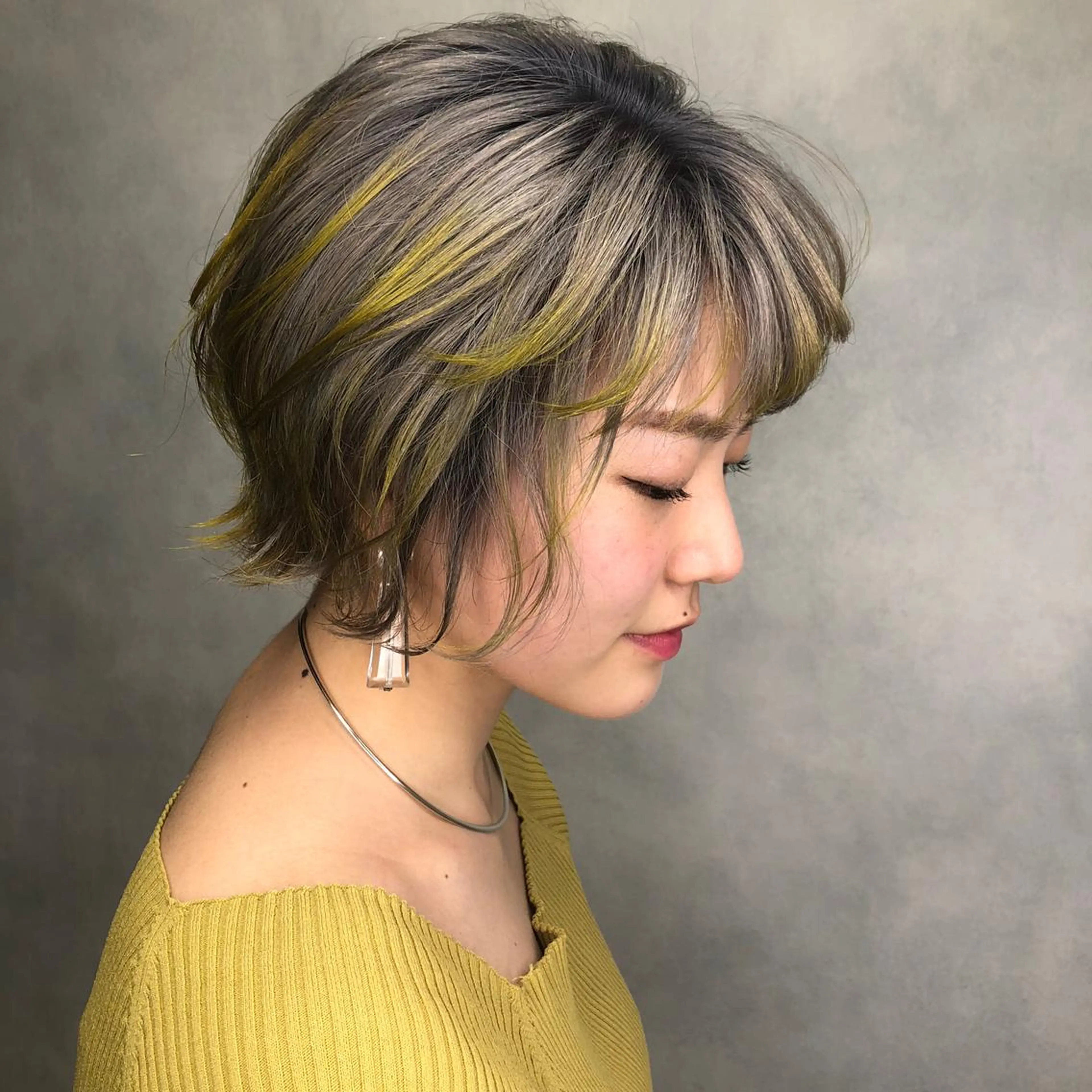ショート カラー イエローカラー ショートヘア ORIKA 美容室のヘアスタイル