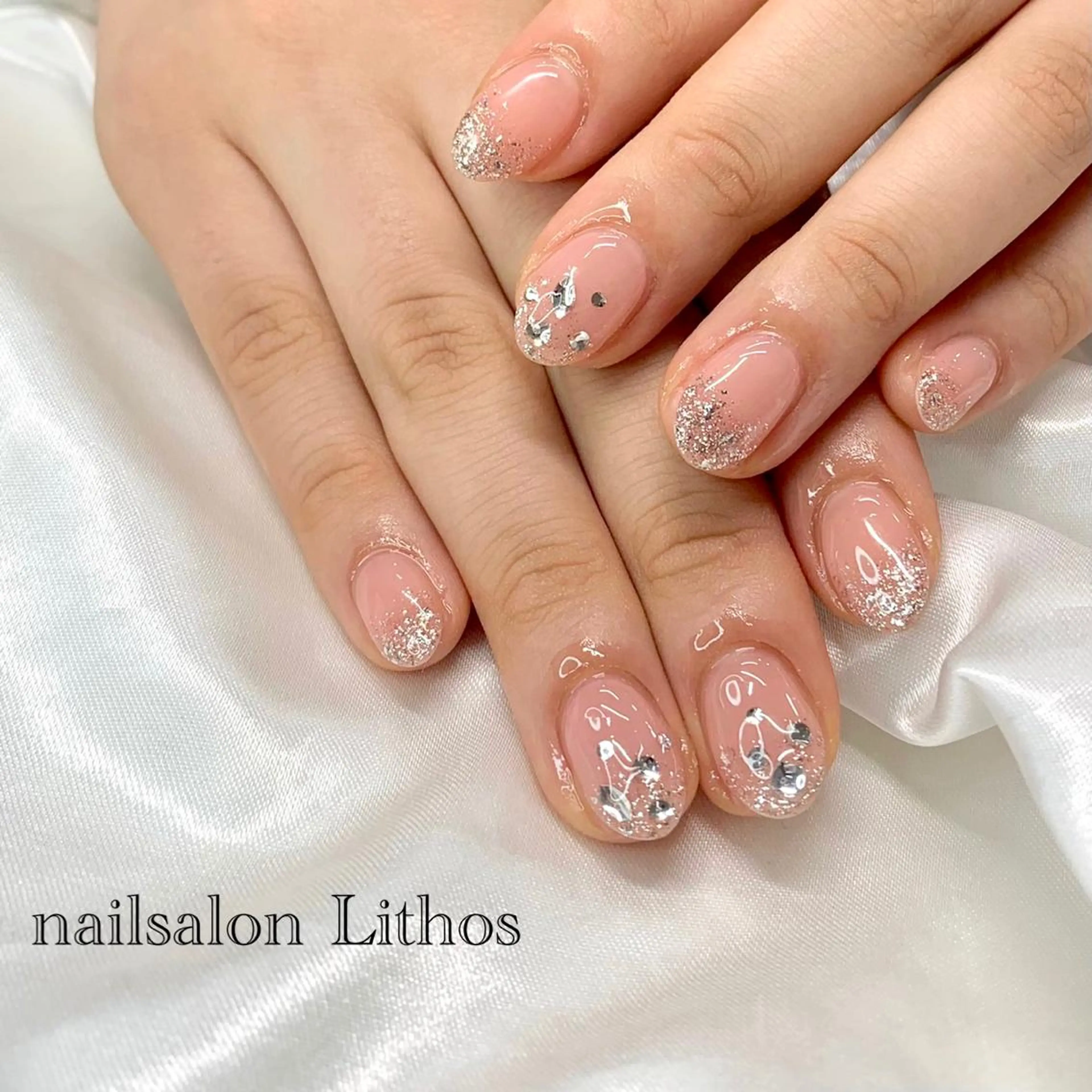 ネイル 氷ネイル・うるうるネイル オフィスネイル ハンドネイル nailsalon Lithos所属・nailsalon Recontreのネイルデザイン