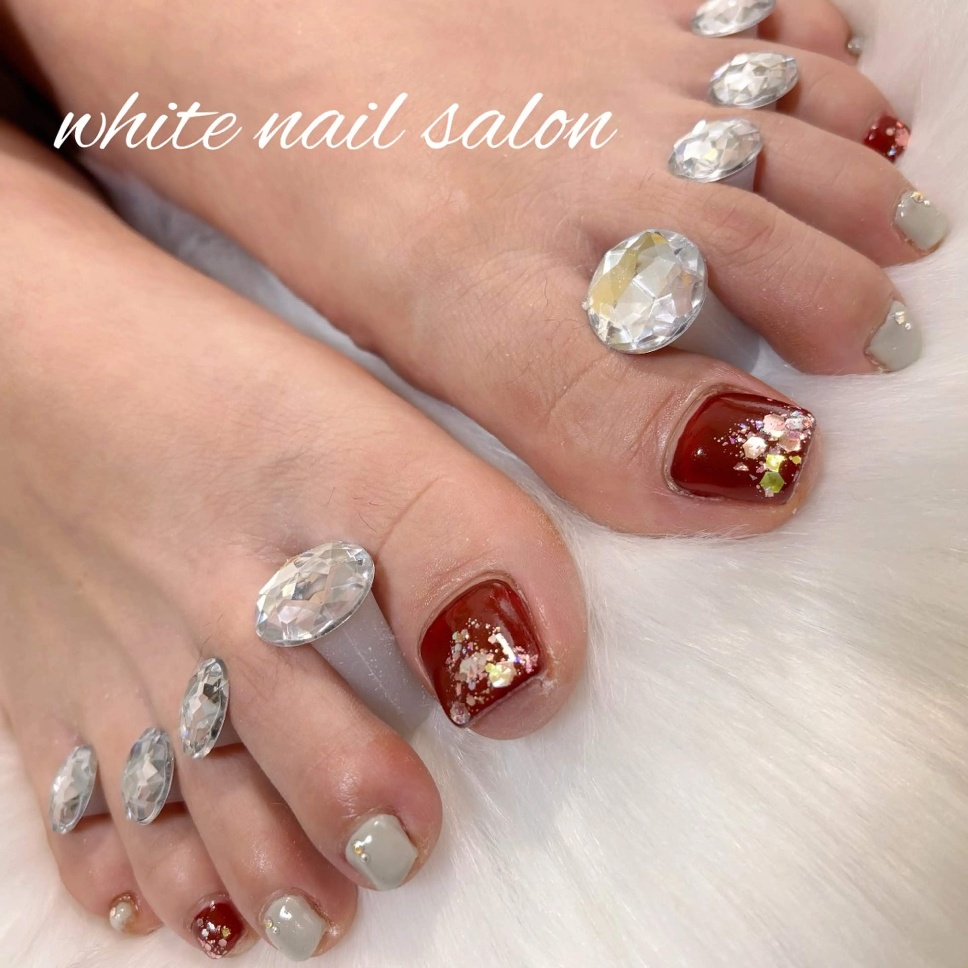 ネイル フットネイル ラメ(グリッター) フットネイル white nail salonのネイルデザイン