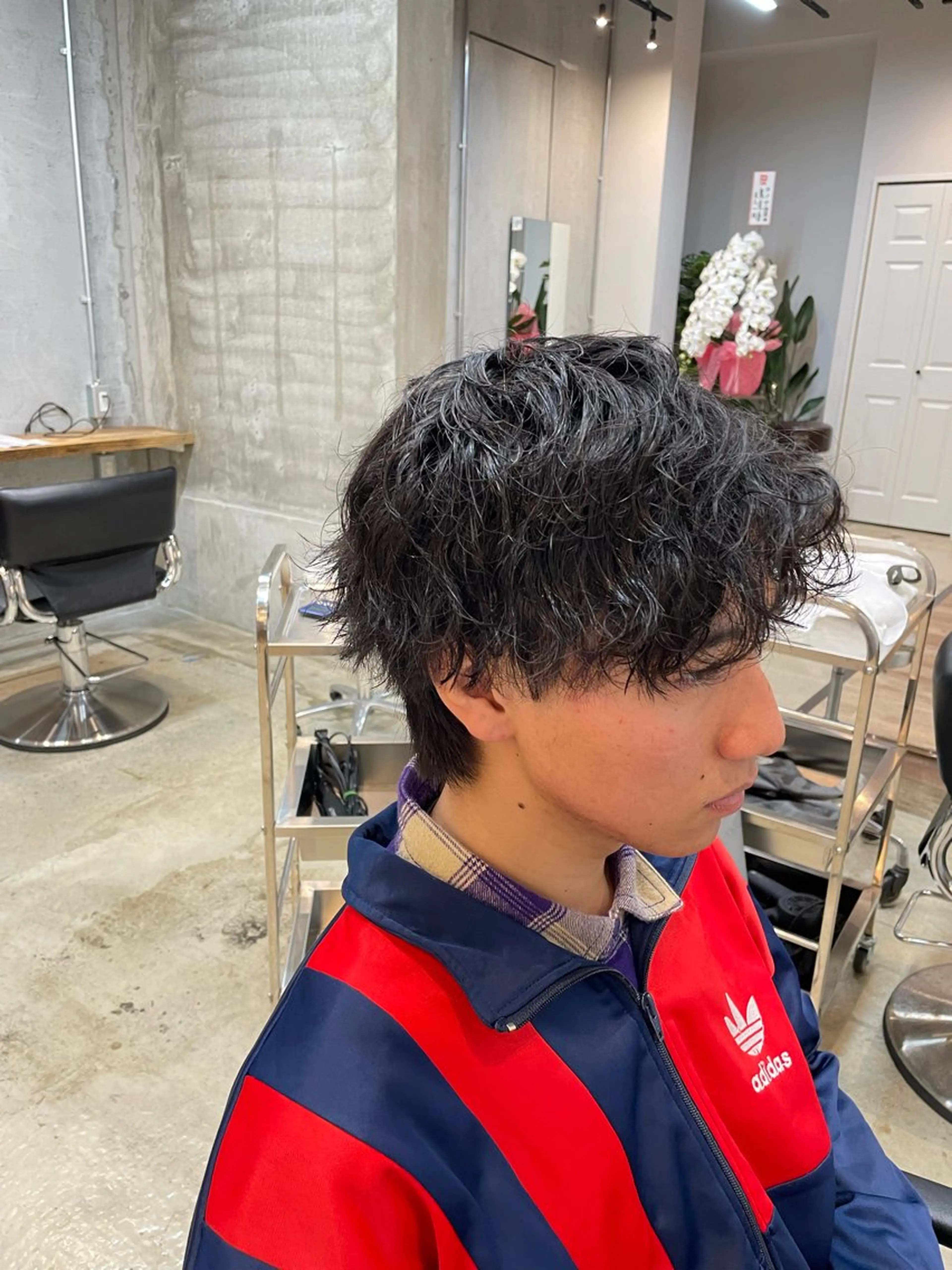 パーマ メンズ メンズパーマ 波巻きパーマ 小林 崇雅　ダウンパーマのヘアスタイル