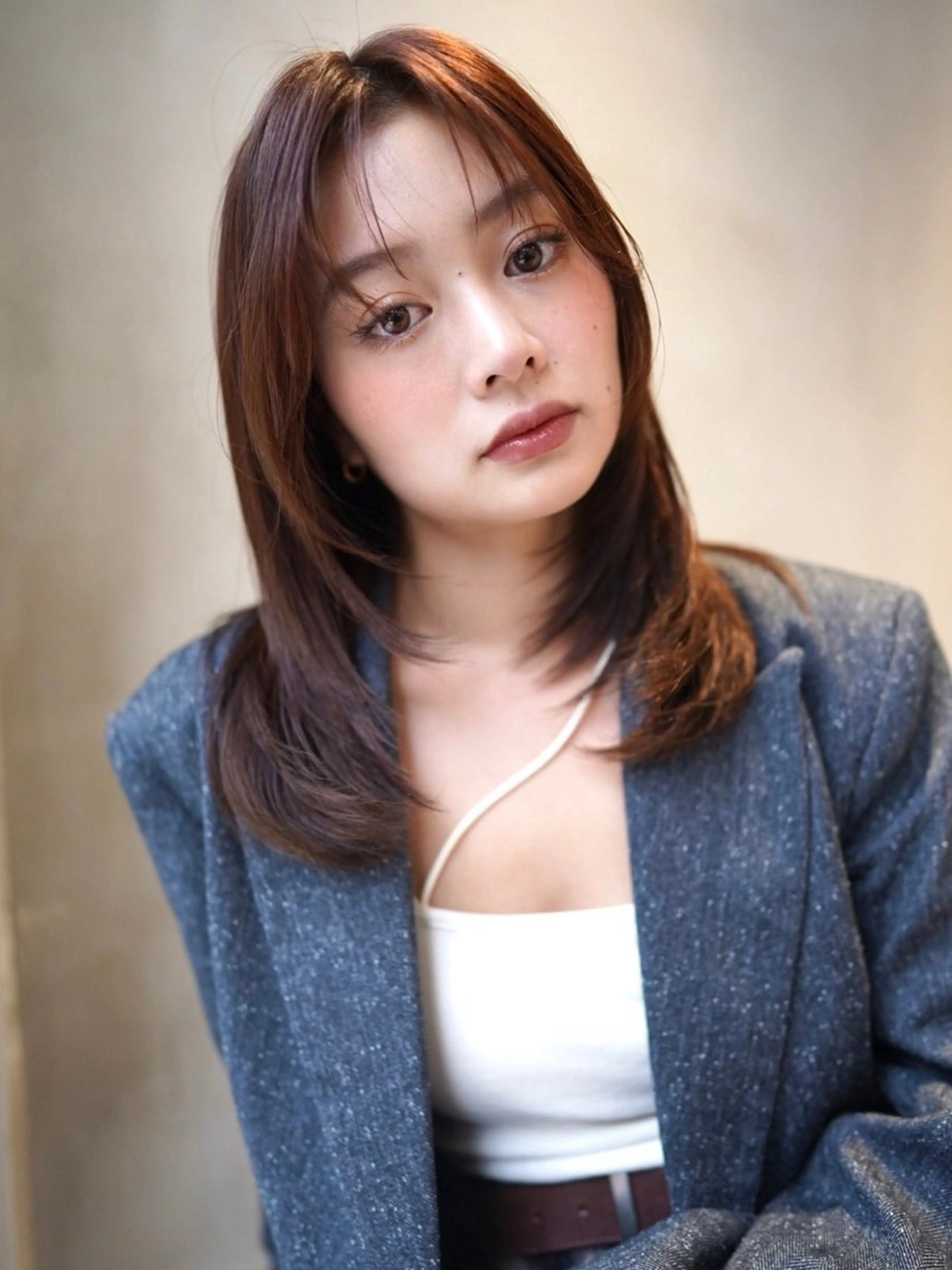 ミディアム センターパート /ニュアンスパーマのヘアスタイル