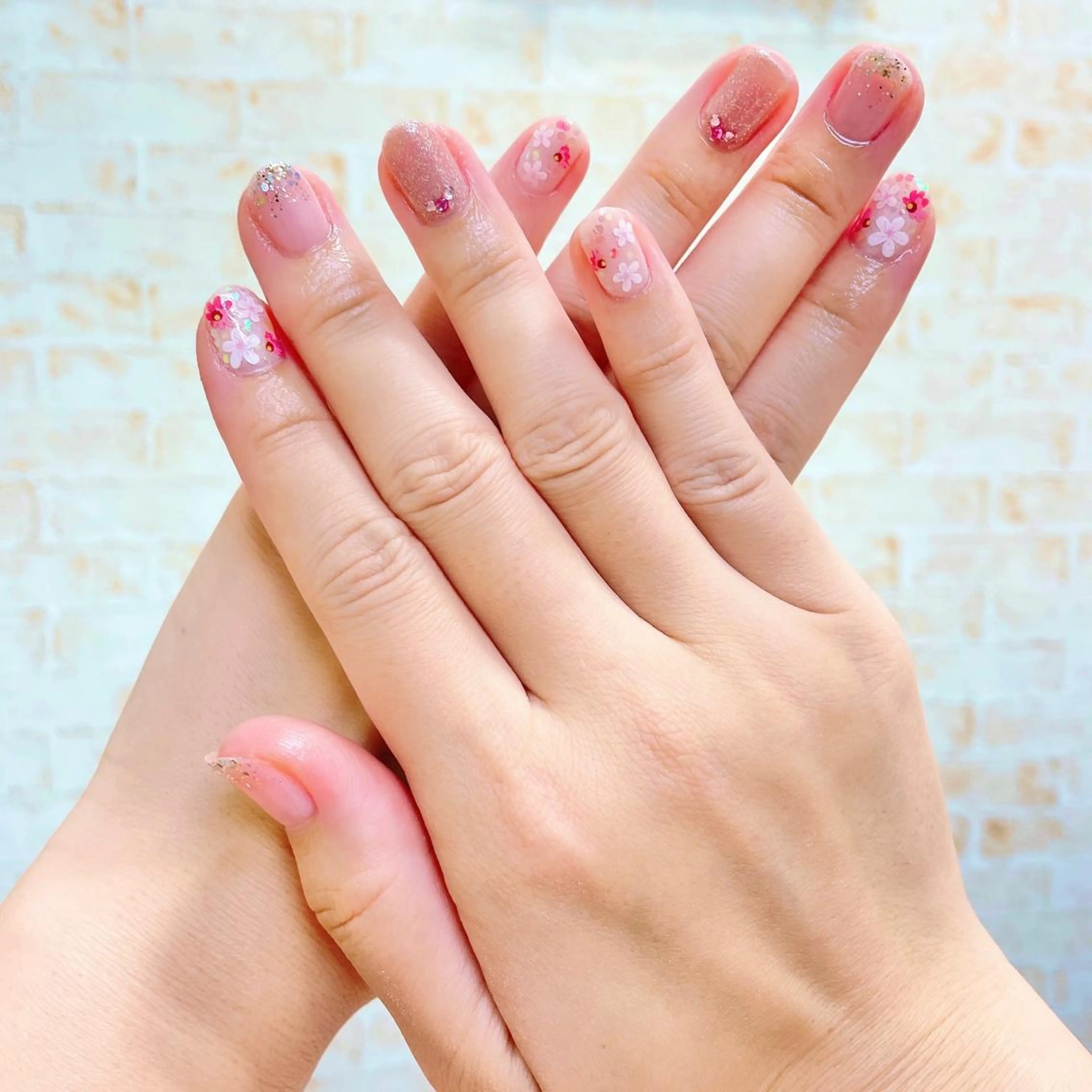 ネイル ヘアーサロンSORA所属・ヘアーサロン ＳＯRＡお顔剃りのエステ・リラクイメージ