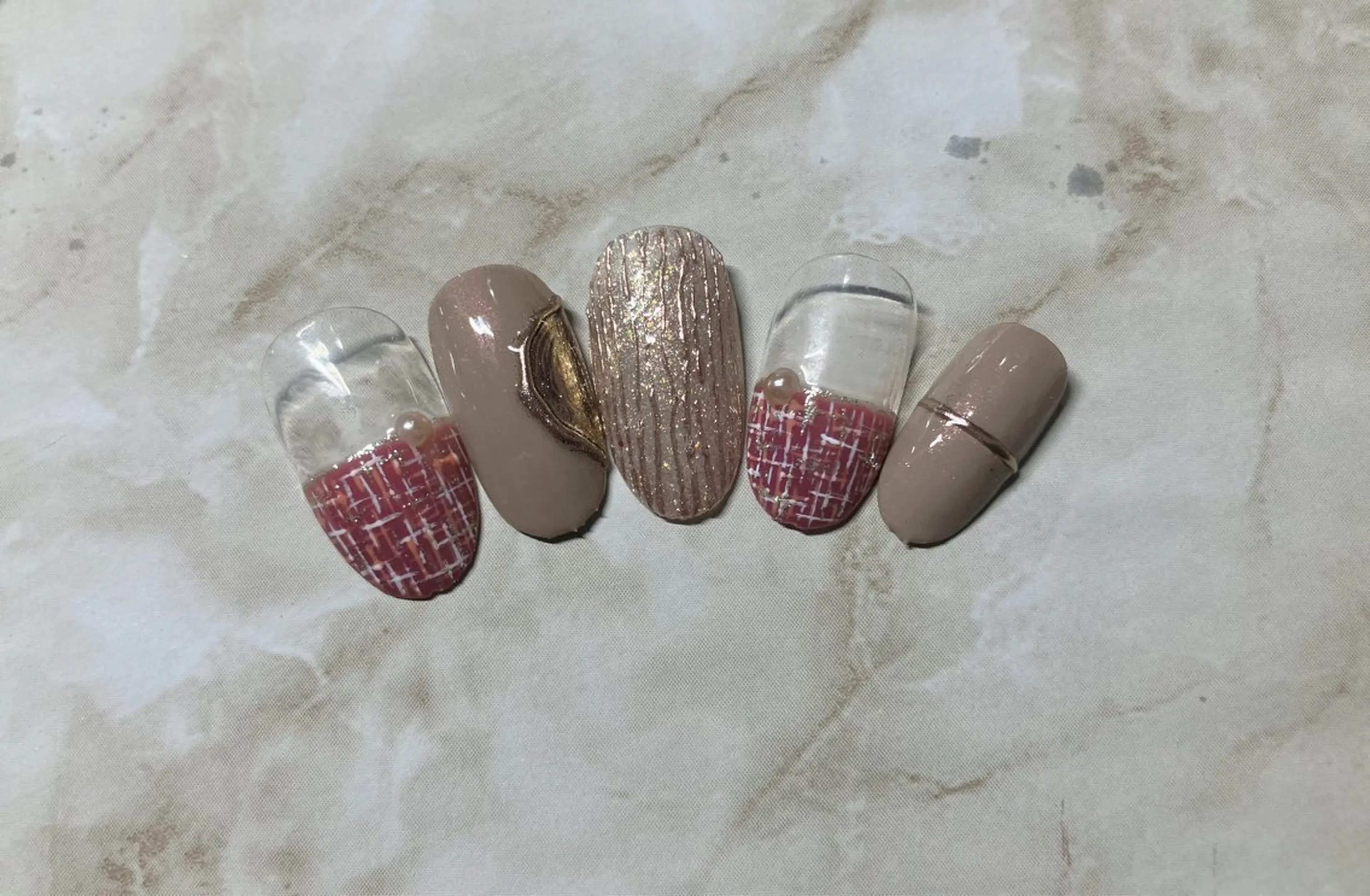 ネイル andulte MAIのネイルデザイン