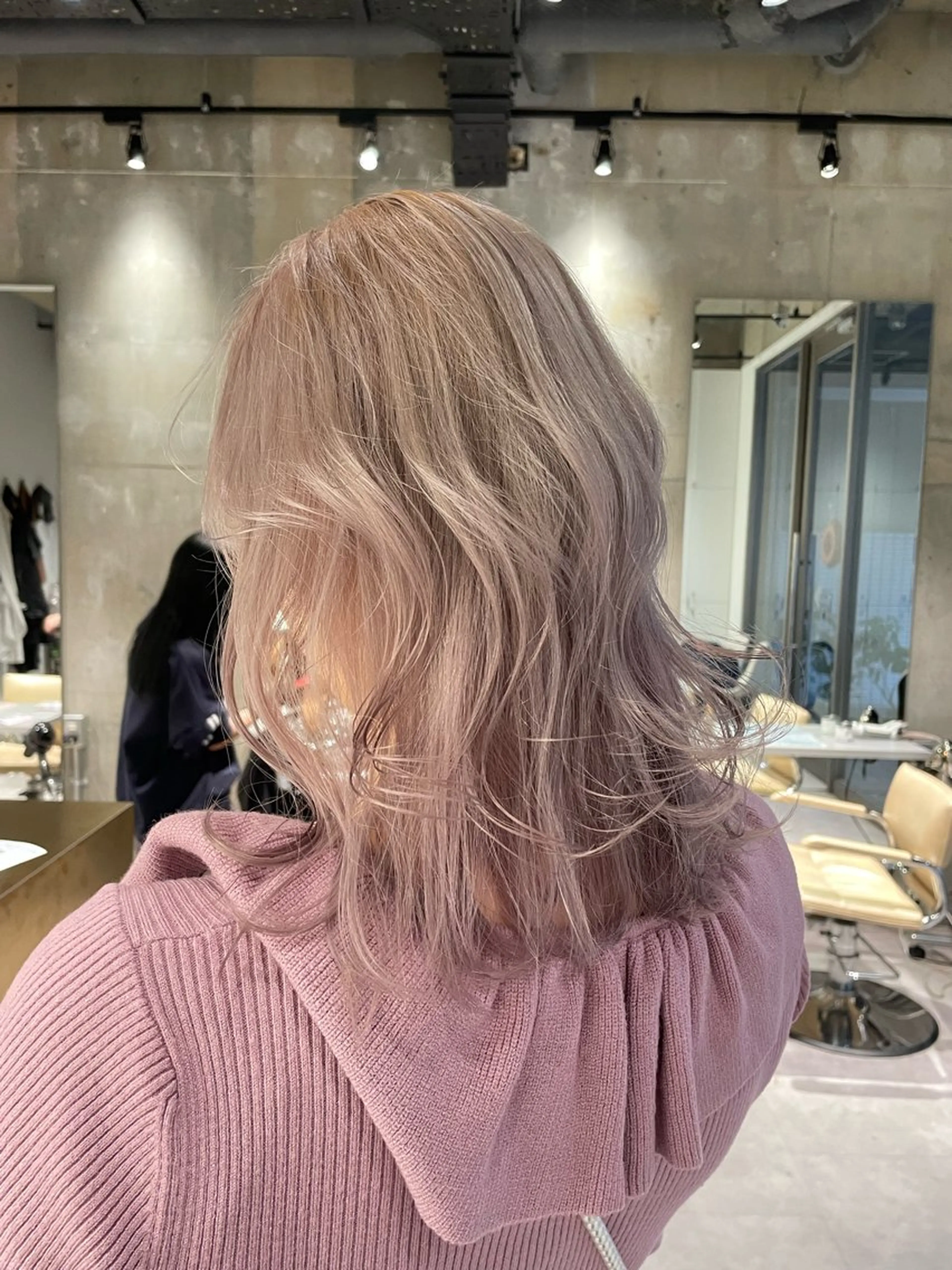 ミディアム カラー カット ヘアカラー トリートメント 美髪矯正/ハイトーン 🪸🩰ヒナコのヘアスタイル