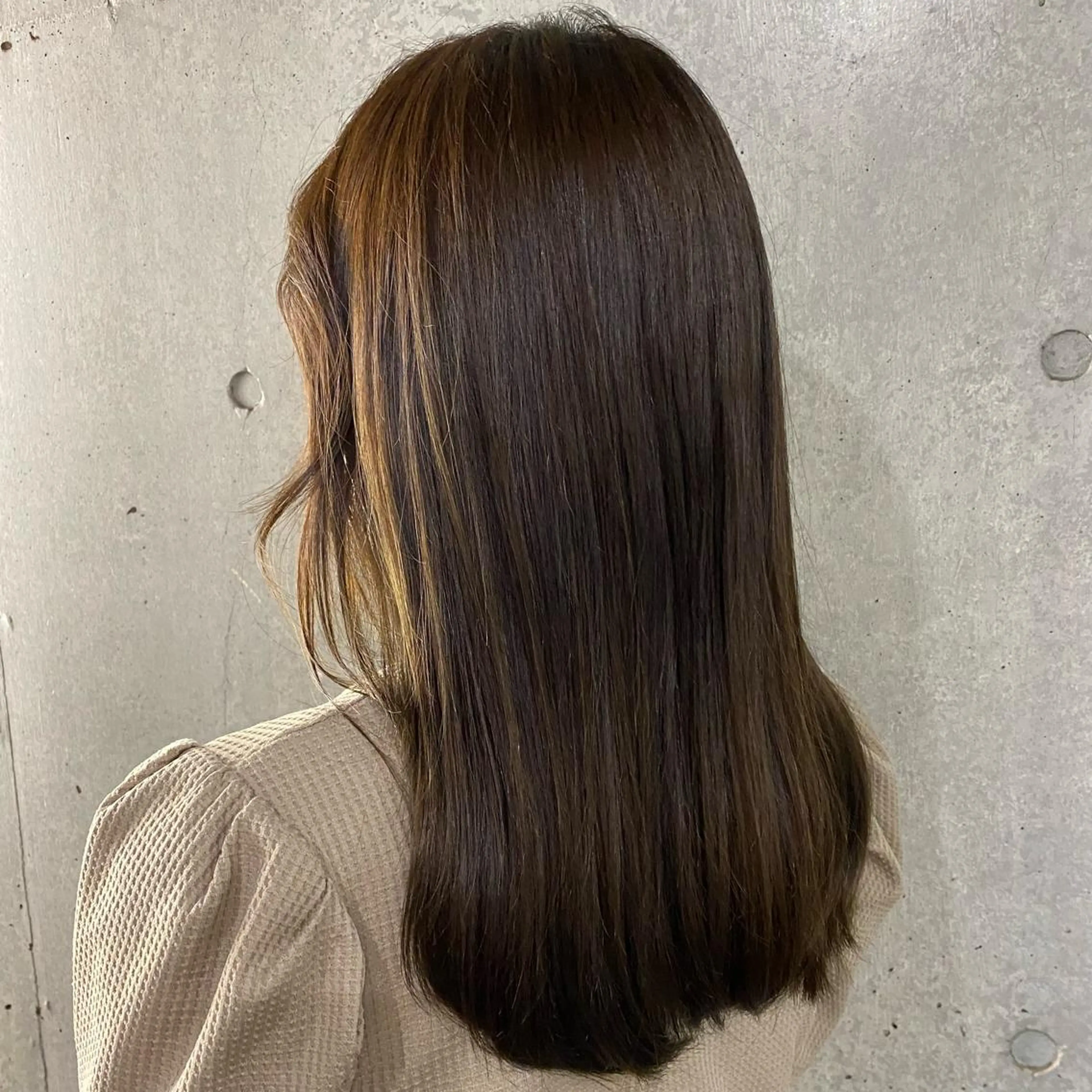 ロング センターパート/ニ ュアンスパーマのヘアスタイル