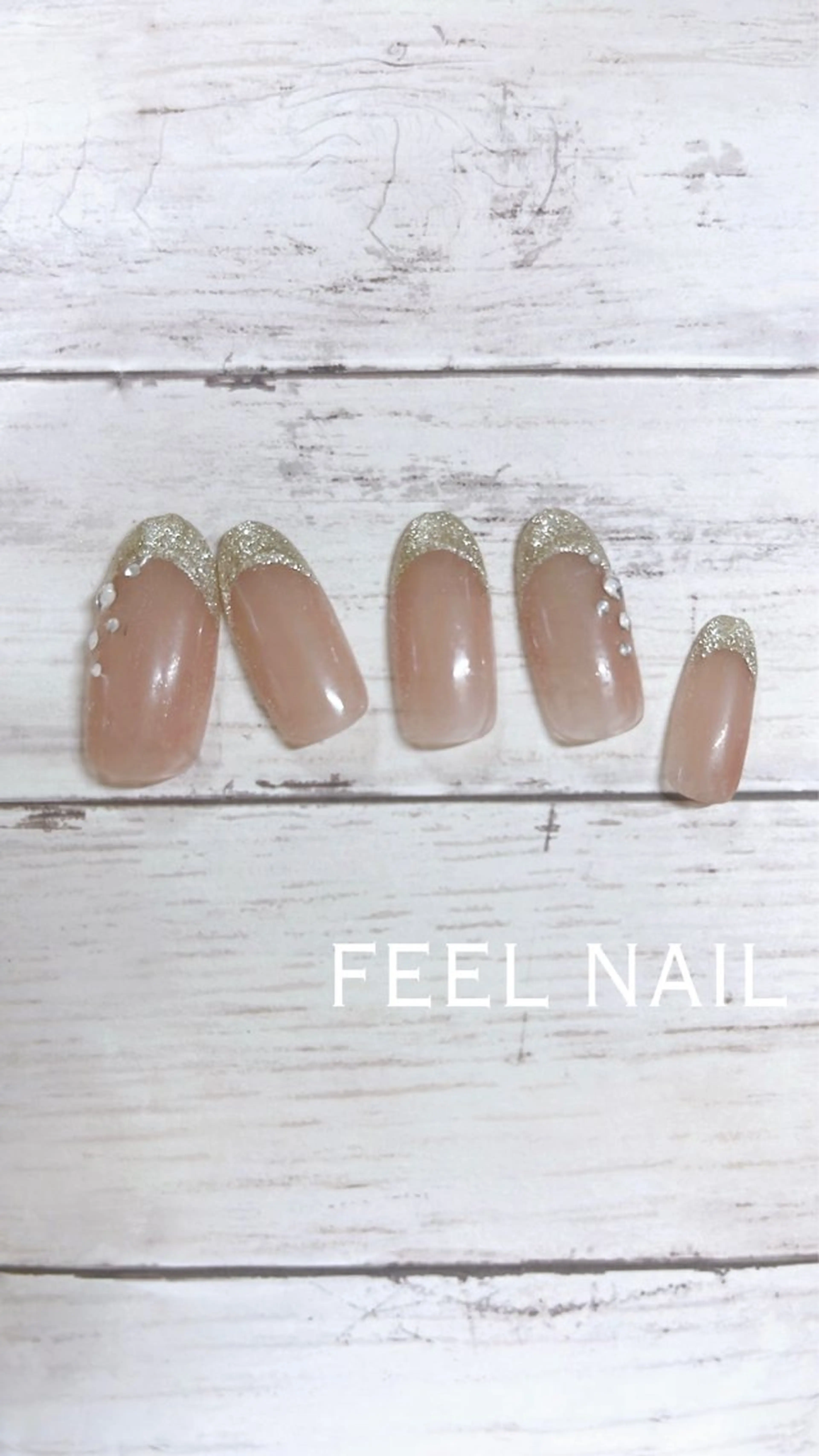 ネイル フレンチネイル ゴージャス キラキラネイル ラメ(グリッター) ネイルチップ 秋好 悠のネイルデザイン