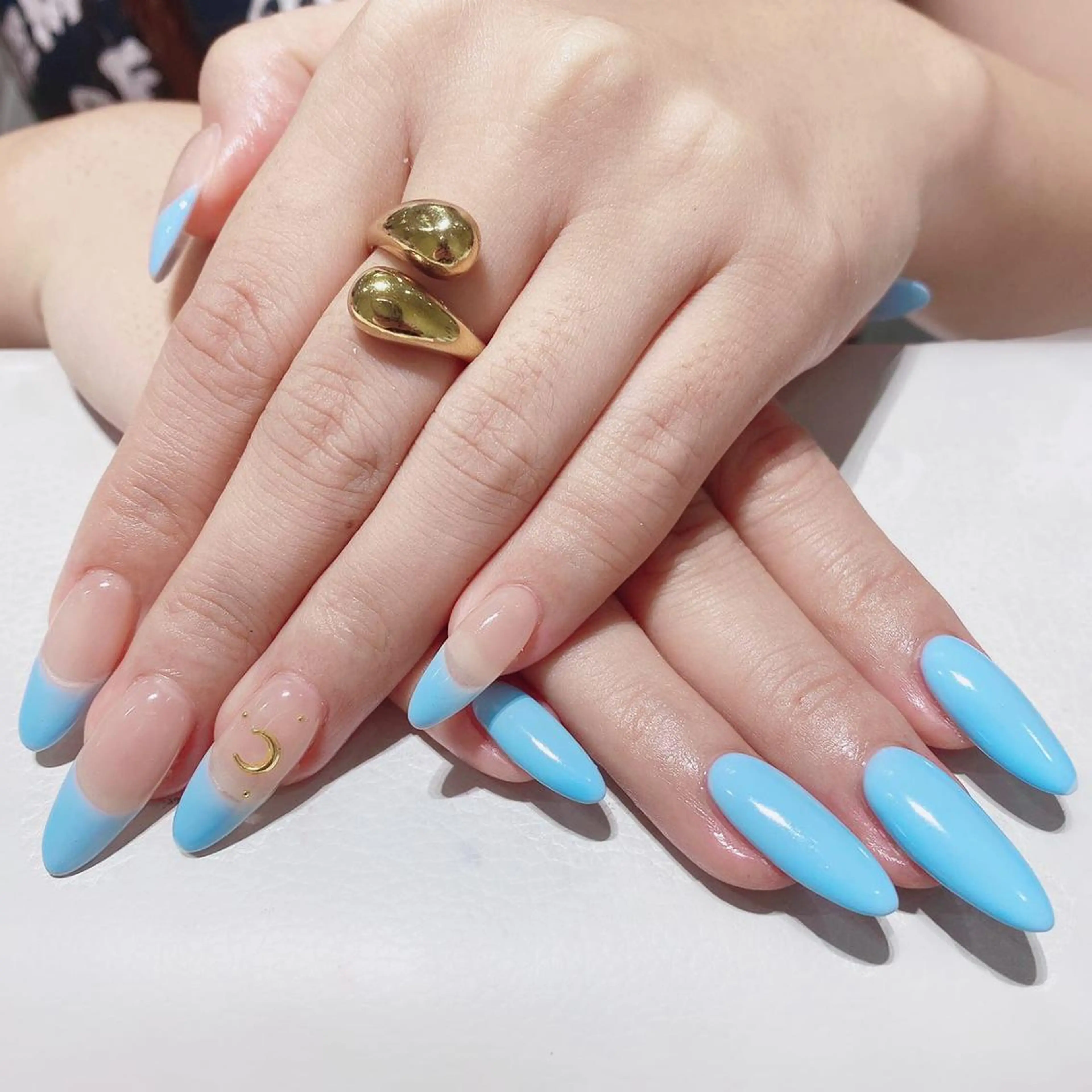 ネイル アートネイル 長さ出し ネイルチップ Queens PUPUのネイルデザイン