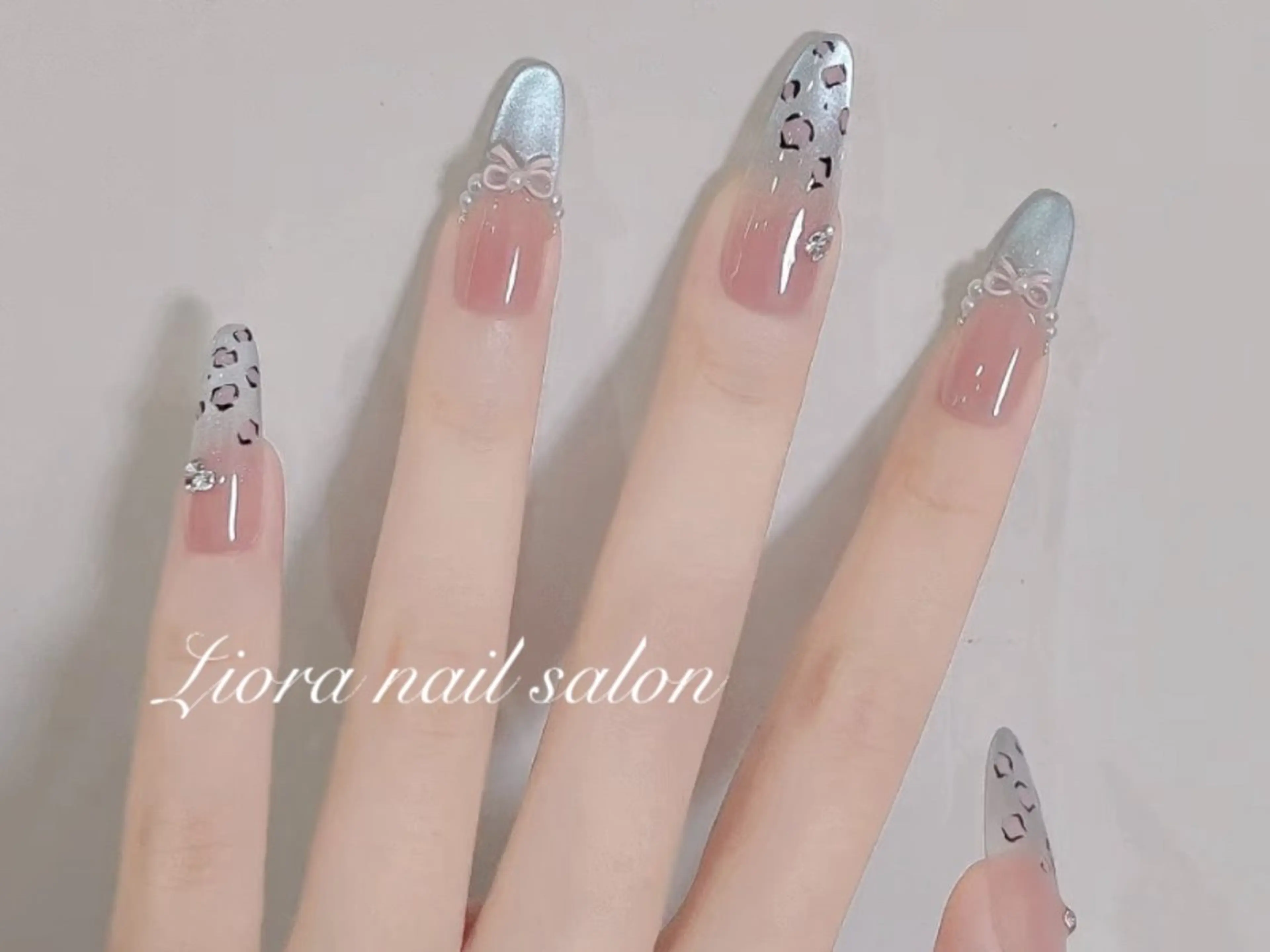 ネイル フレンチネイル ジェルネイル ガーリー グラデーション キラキラネイル ハンドネイル Liora nail 1のネイルデザイン