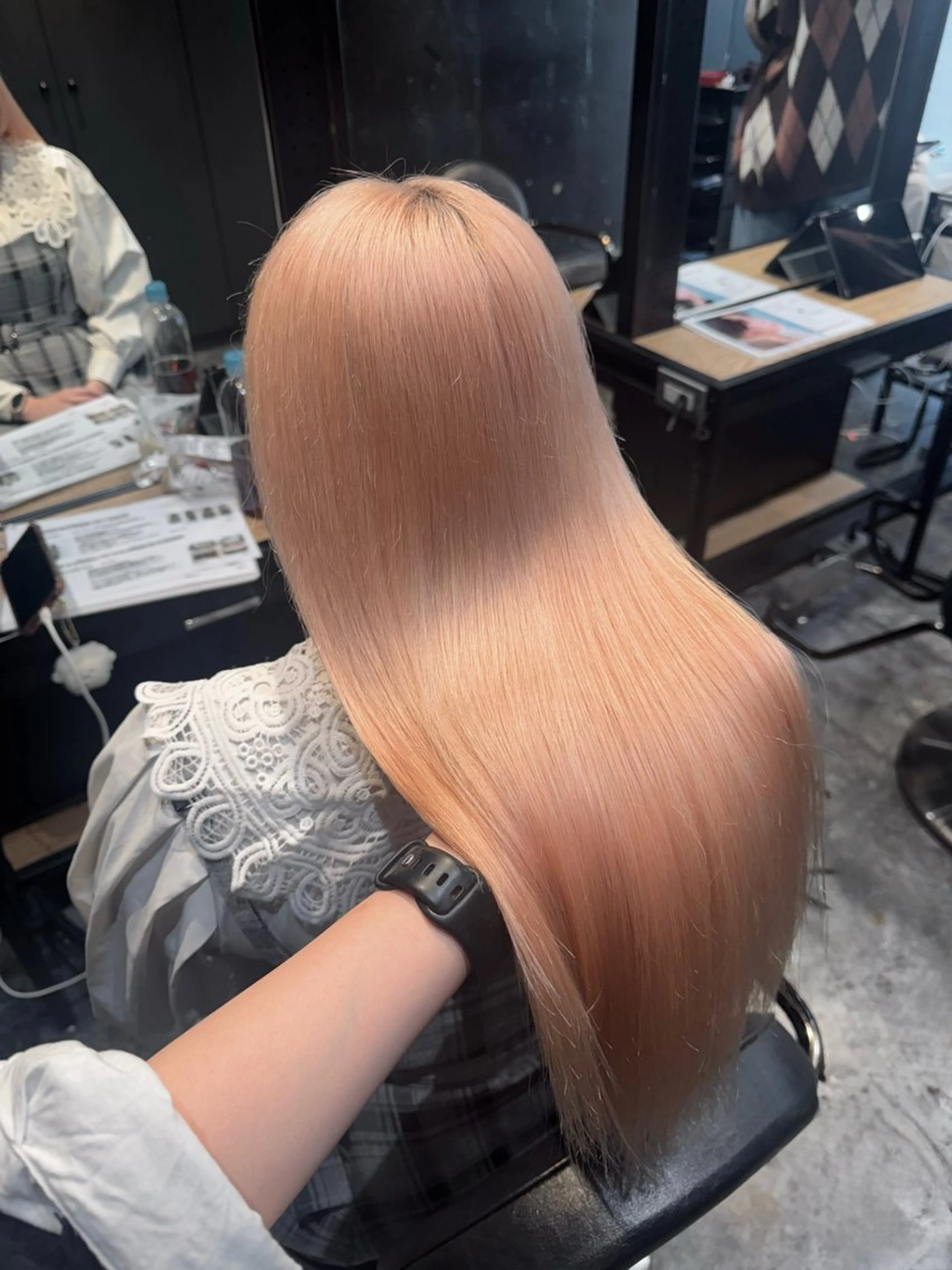 ロング ヘアカラー トリートメント 🦁ブリーチカラー 💎紫音のヘアスタイル