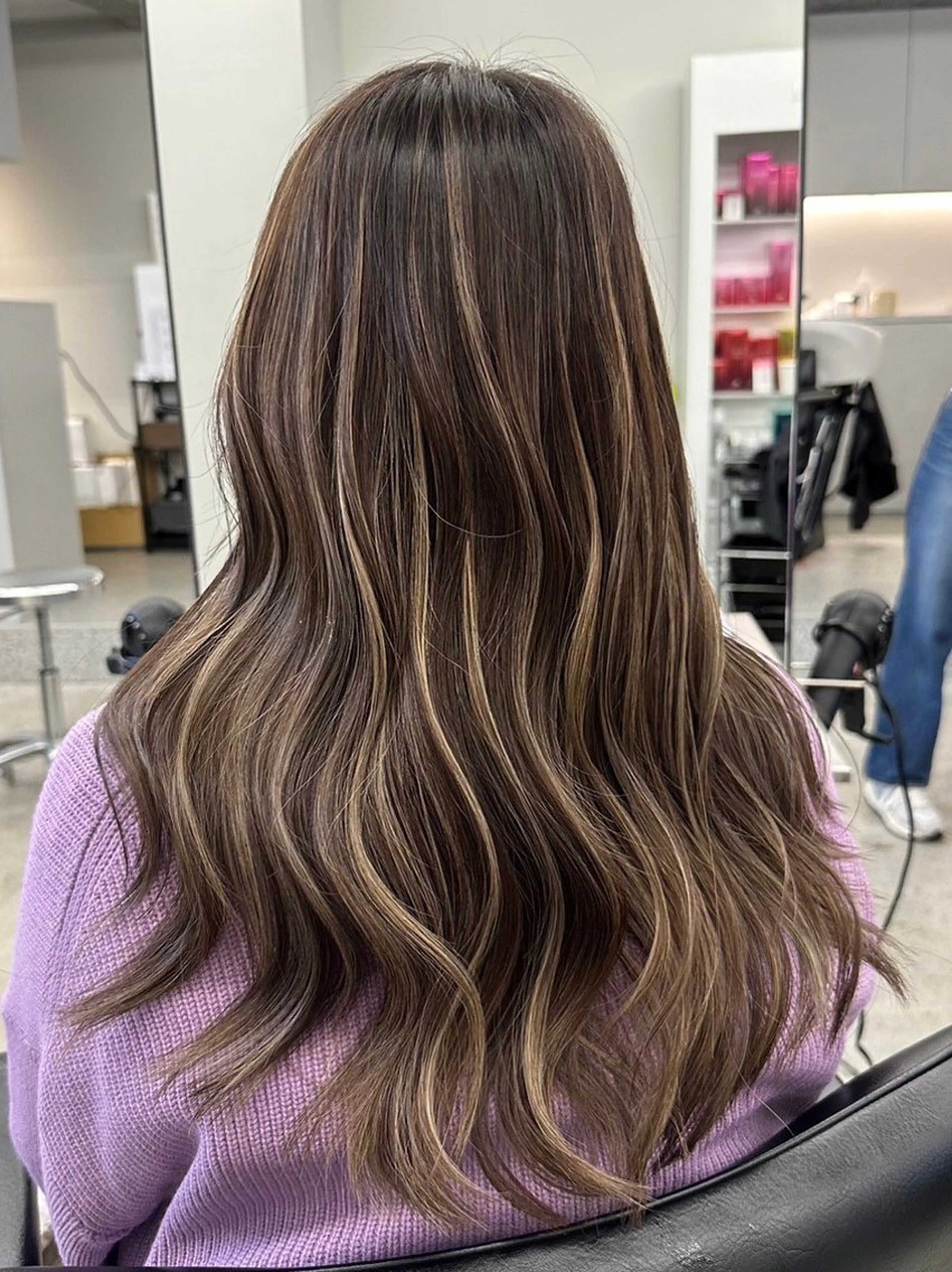 ロング カラー バレイヤージュ ハイライトカラー ハイライト レイヤーカット ご予約 宜しくお願いします！のヘアスタイル