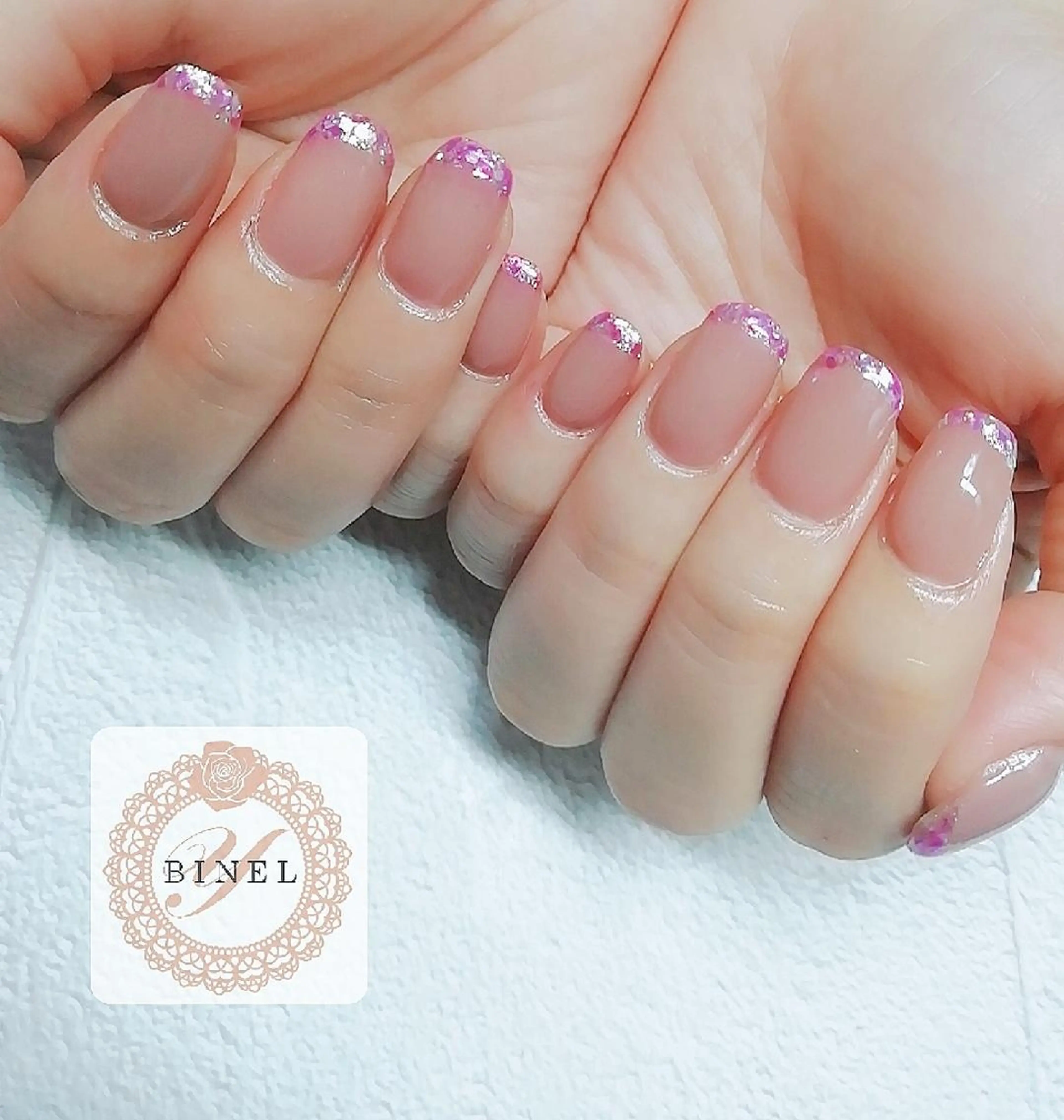 ネイル フレンチネイル ラメ(グリッター) ハンドネイル Nail Salon Y.BINELのネイルデザイン