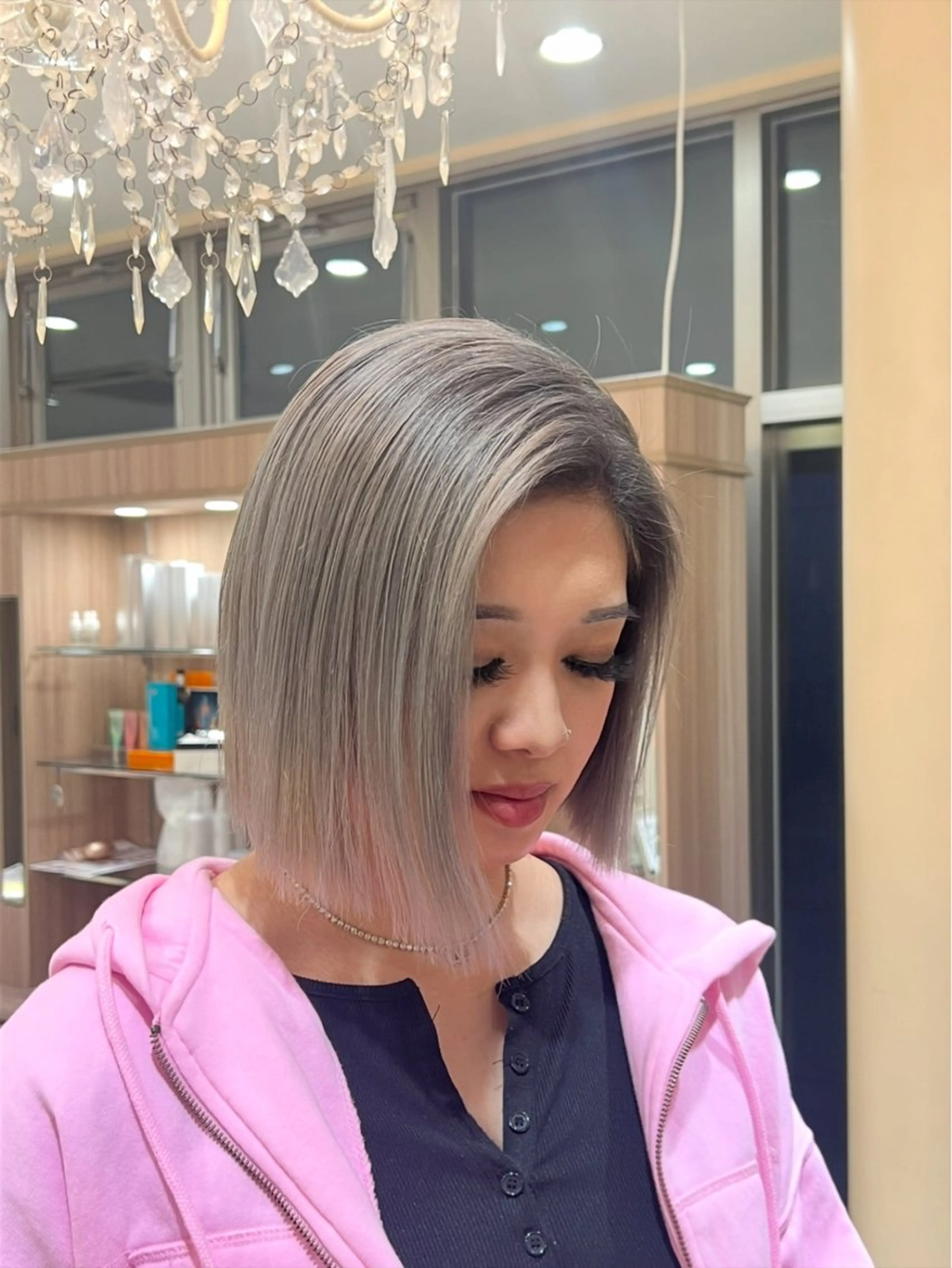 ショート カラー シルバー ヘアサロンアウラ所属・旭岡龍明/ハイトーン /ケアブリーチのヘアスタイル