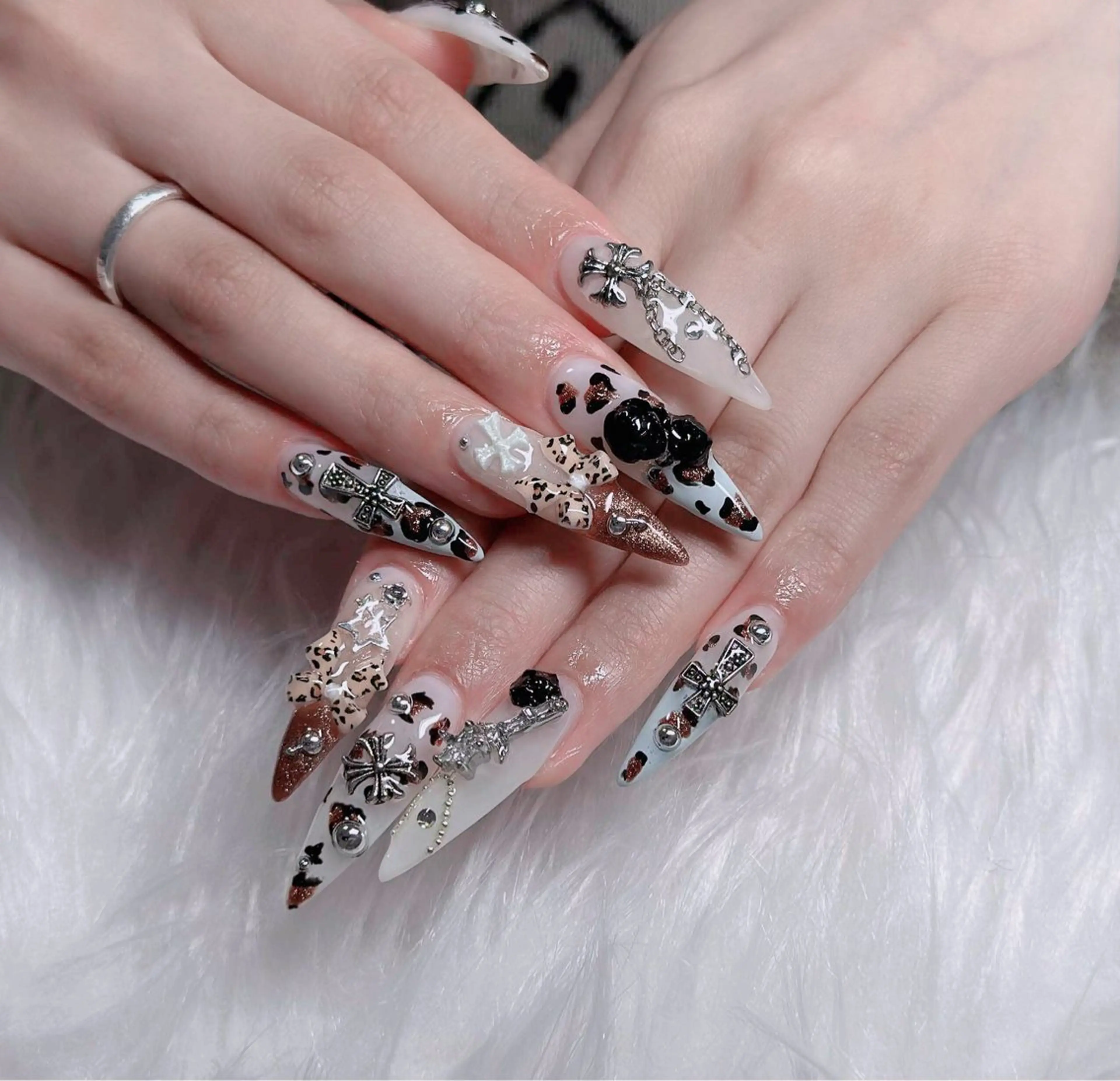 ネイル アートネイル ボルドー フレンチネイル ジェルネイル 氷ネイル・うるうるネイル ハンドネイル H.baby Nail Salonのネイルデザイン