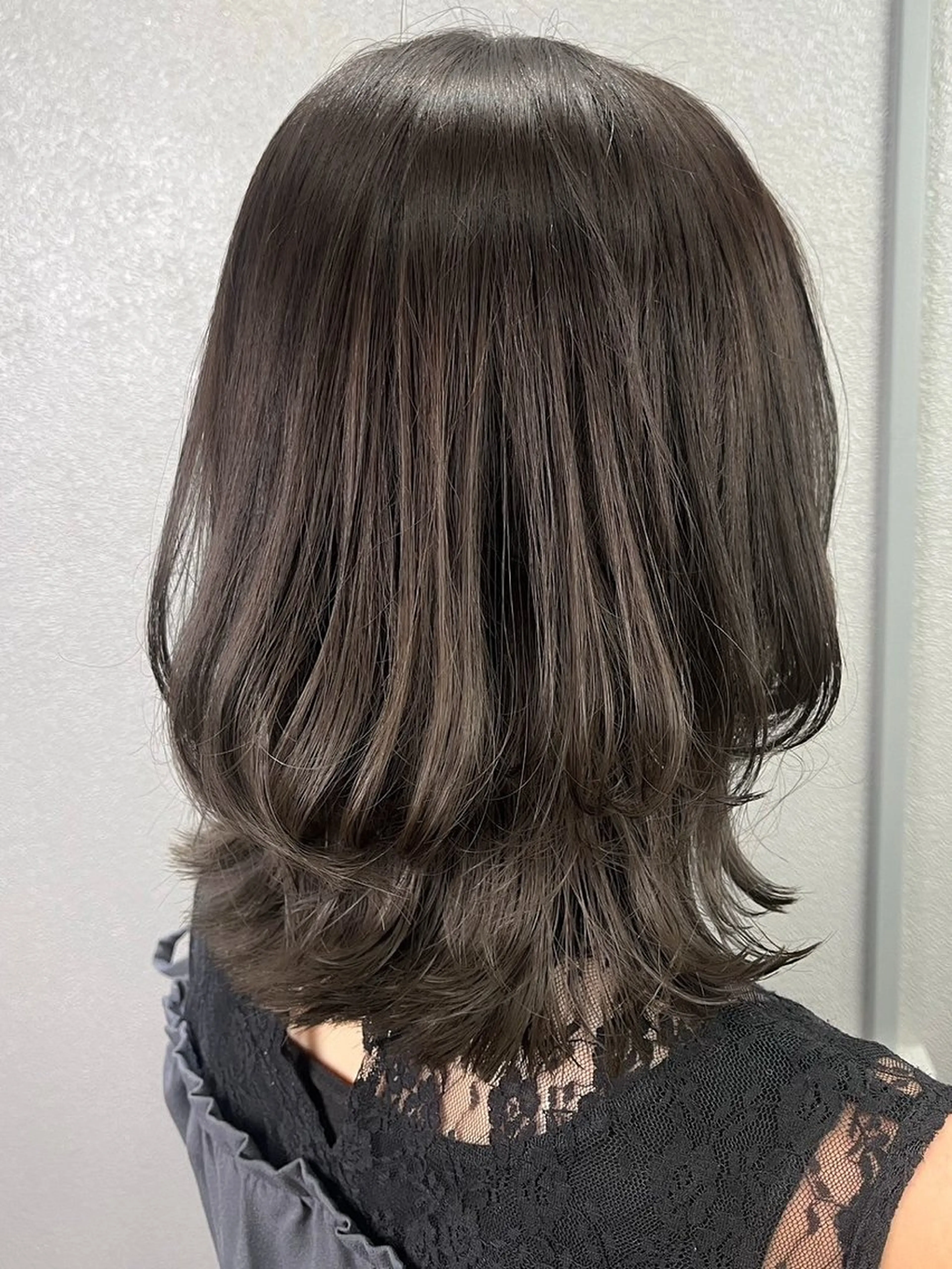 セミロング カラー バレイヤージュ ブリーチ ケアブリーチ イヤリングカラー ハイライトカラー ハイトーン/韓国風/ 艶髪/吉祥寺のヘアスタイル