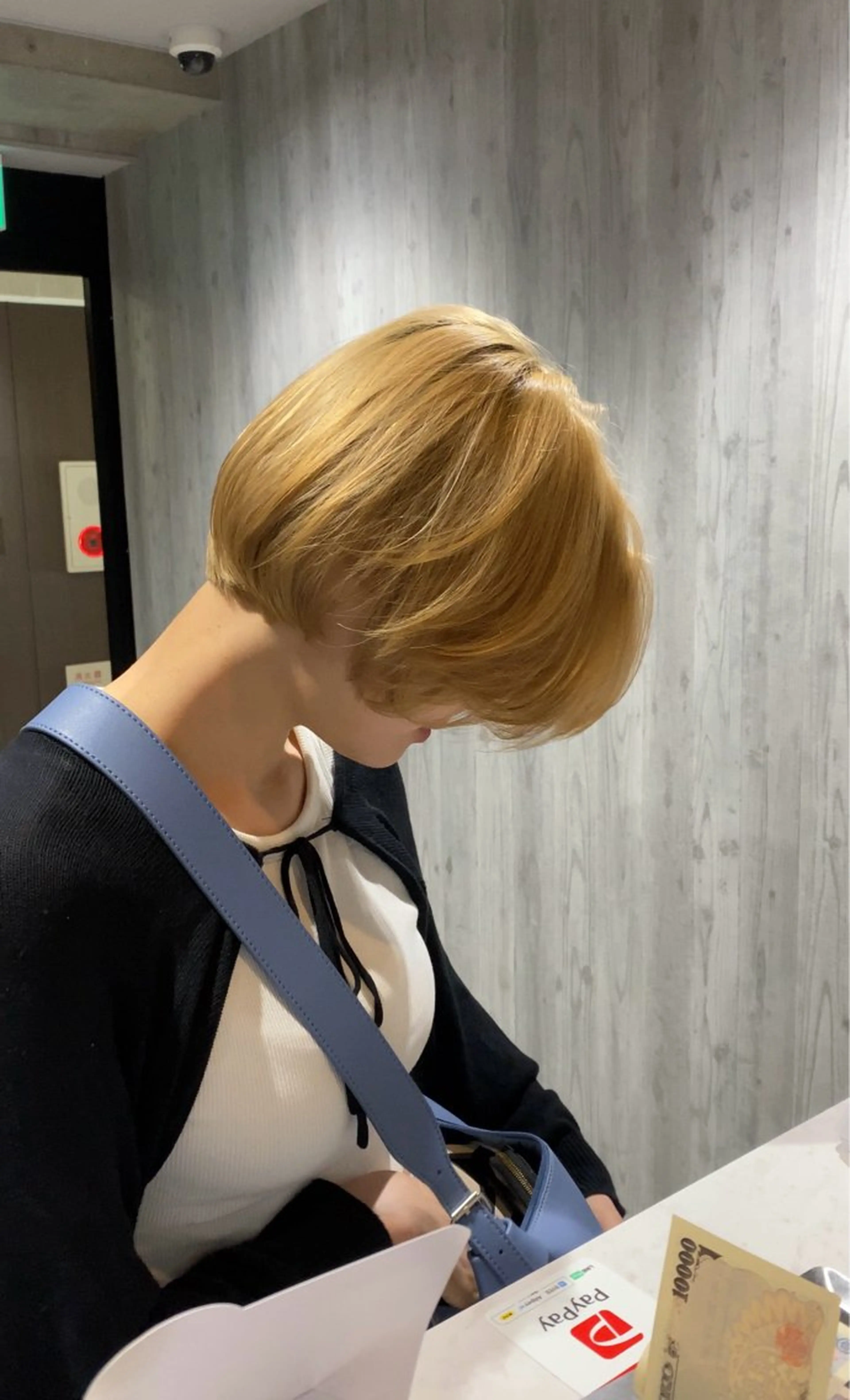 ブリーチ1回+ヘアカラー(トリートメントなし)の写真