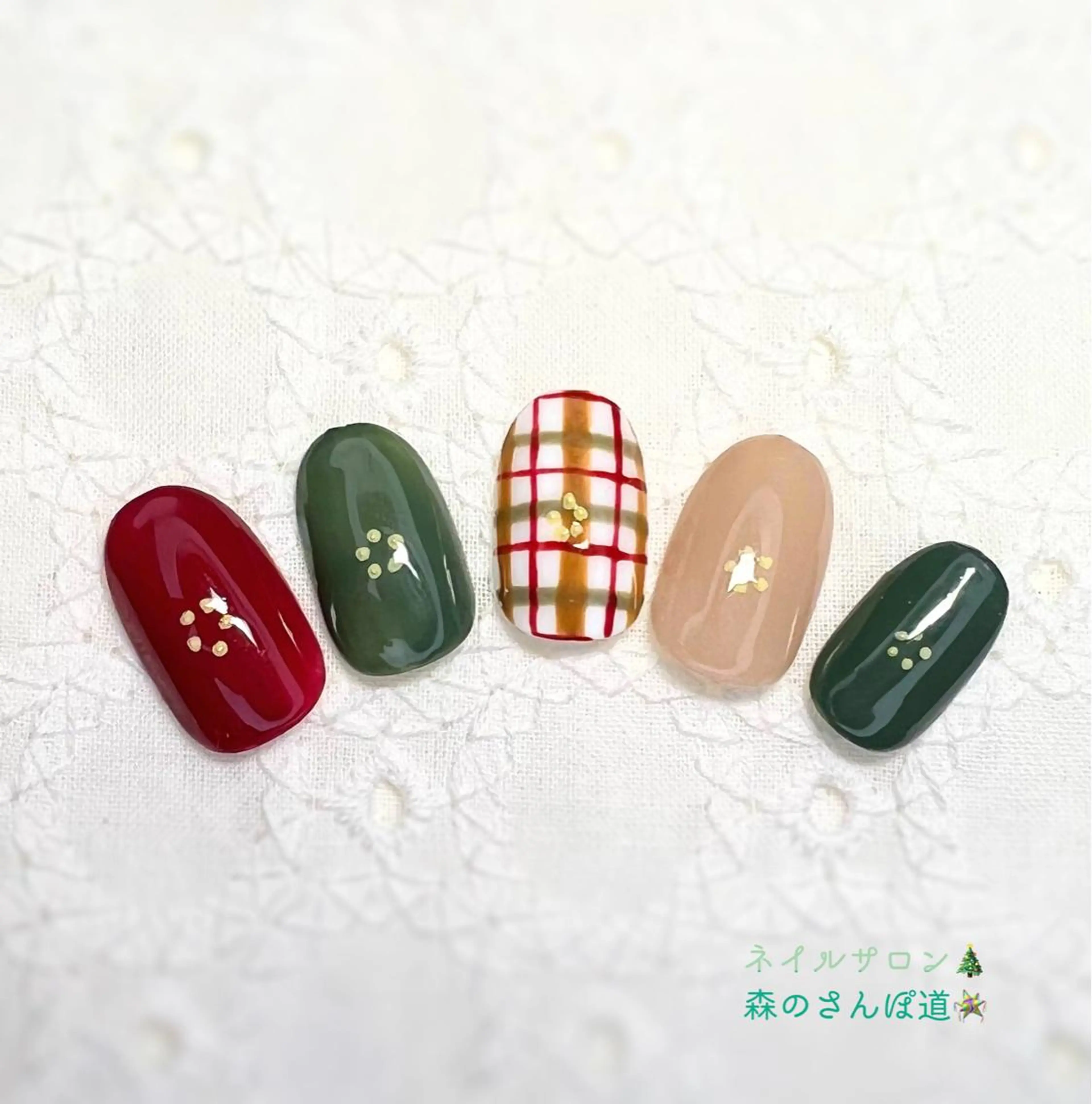 ネイル カジュアル ジェルネイル ガーリー 春ネイル 冬ネイル ハンドネイル 森のさんぽ道所属・ショートネイル 森のさんぽ道のネイルデザイン