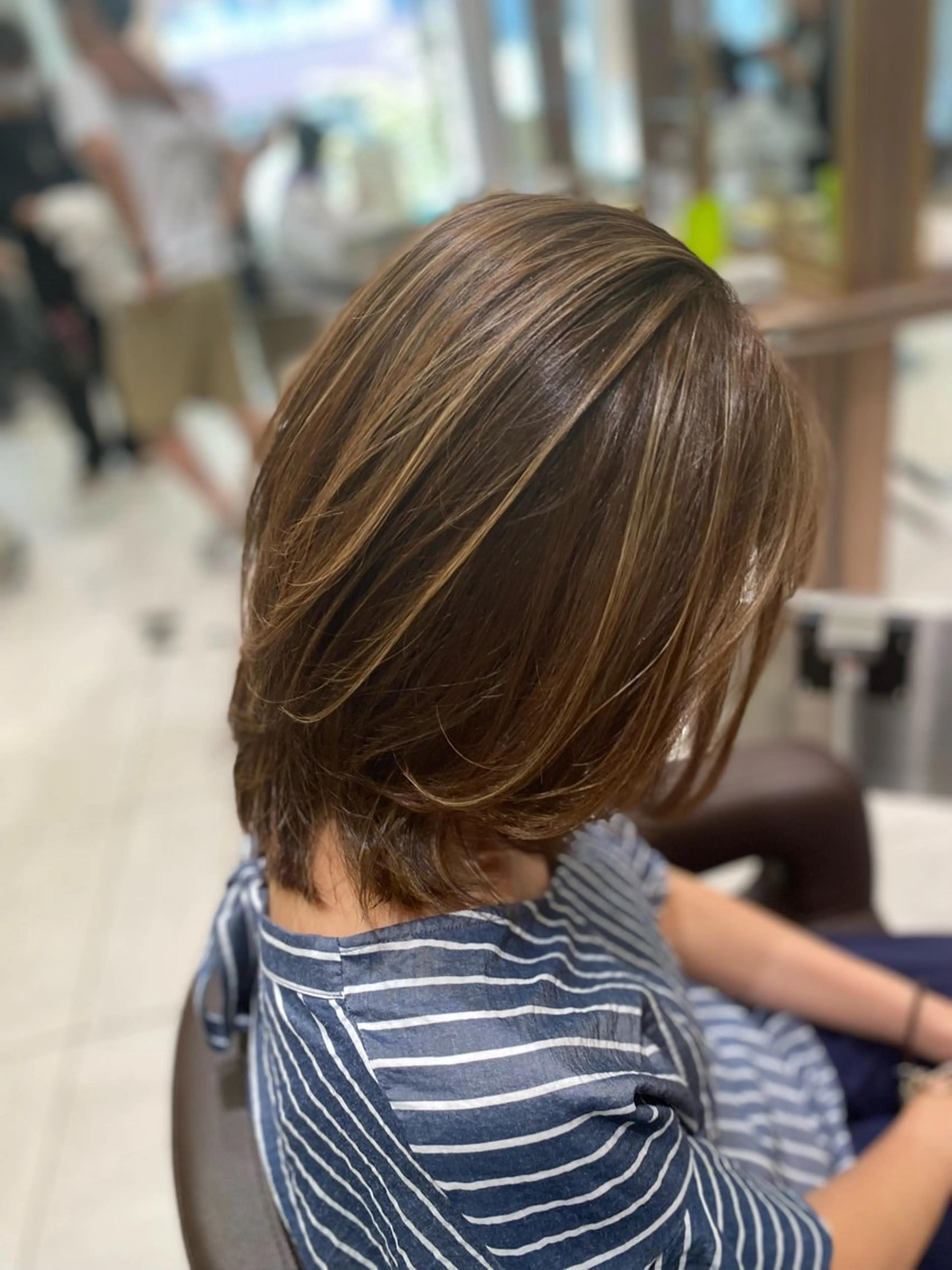 ミディアム カラー ベージュカラー ハイライトカラー ハイライト 💎大人ハイライト 💎上杉一也💎のヘアスタイル