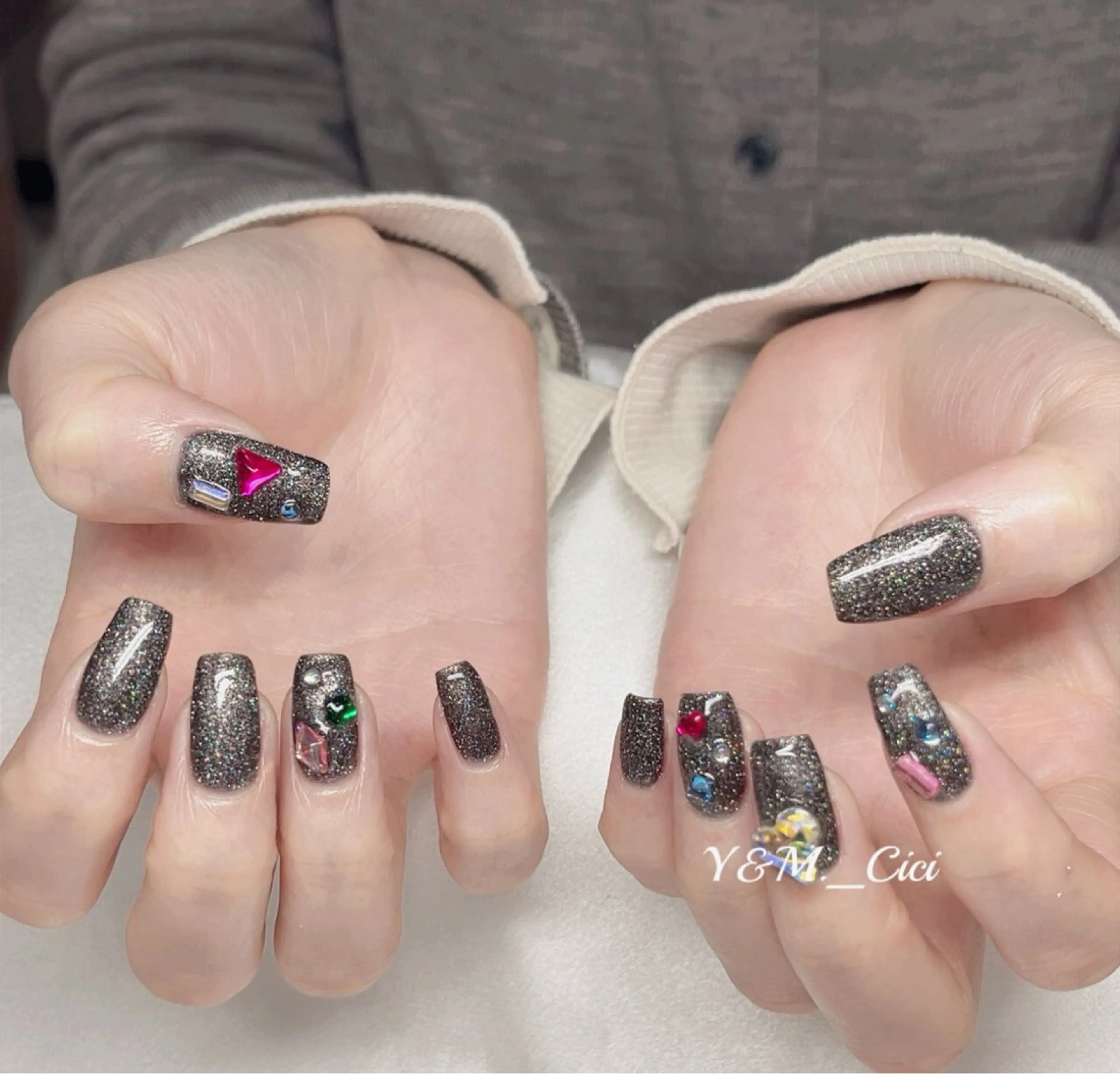 ネイル Ui_Amor (パラジェル)のネイルデザイン